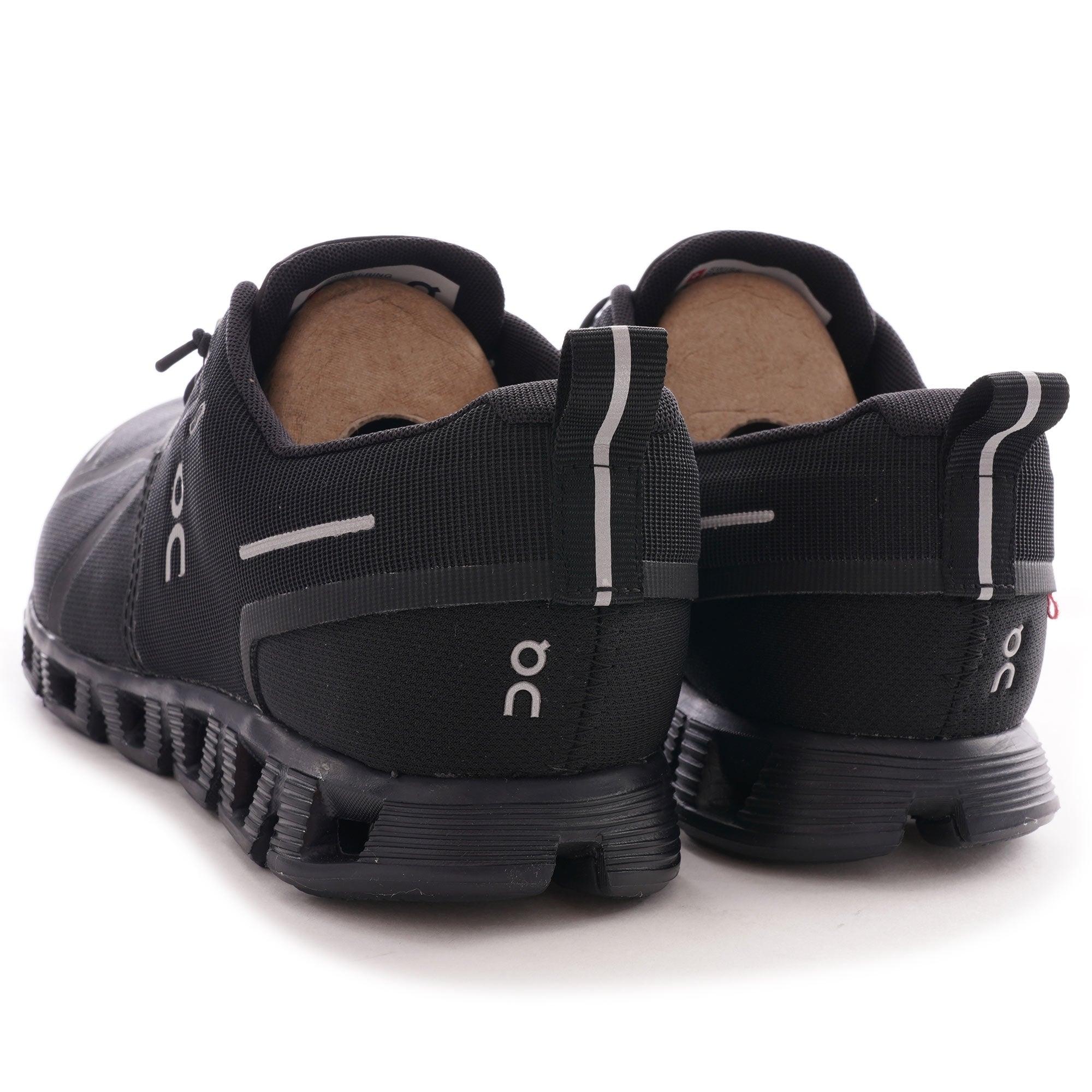 On Running Cloud 5 Waterproof - All Black