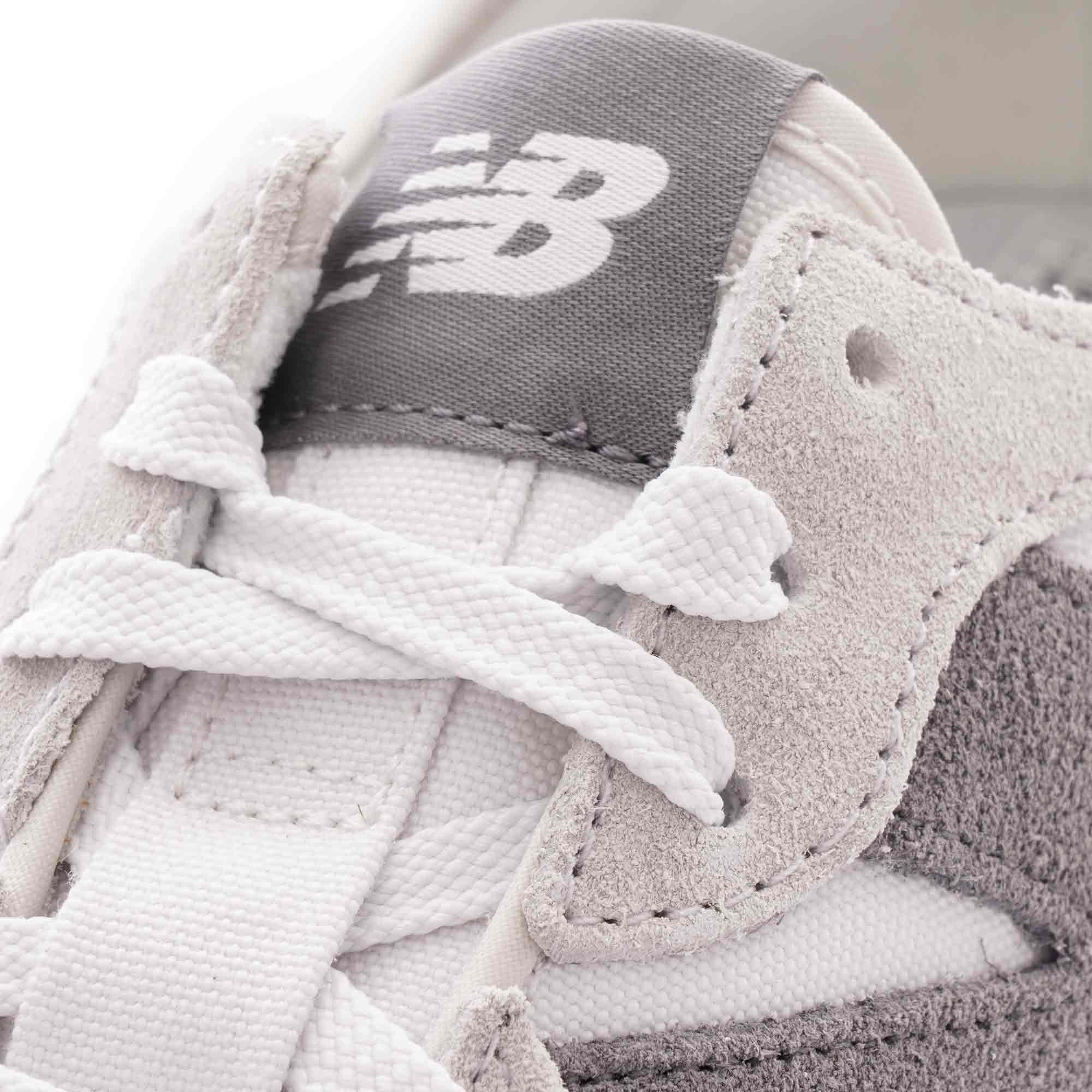 New Balance 327 - Grey