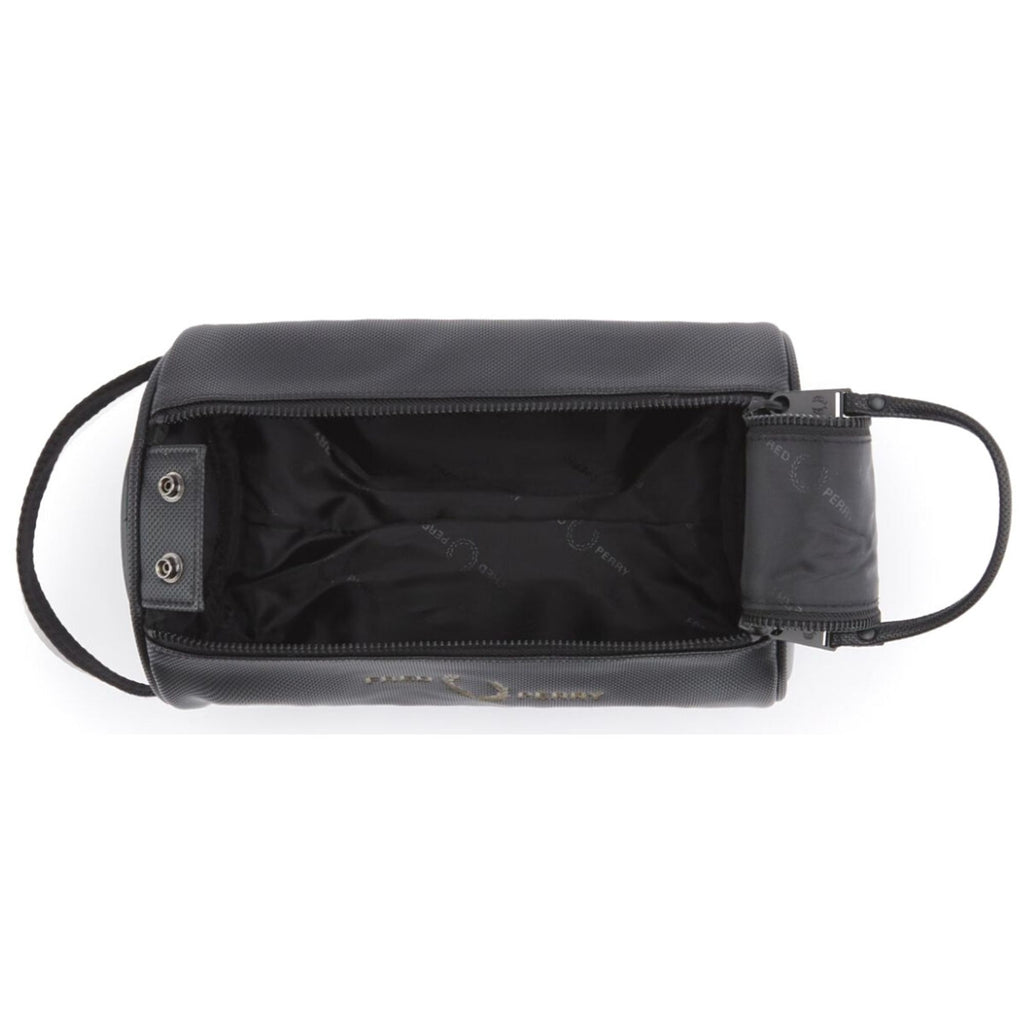 Fred Perry Piqu Textured Wash Bag - Black