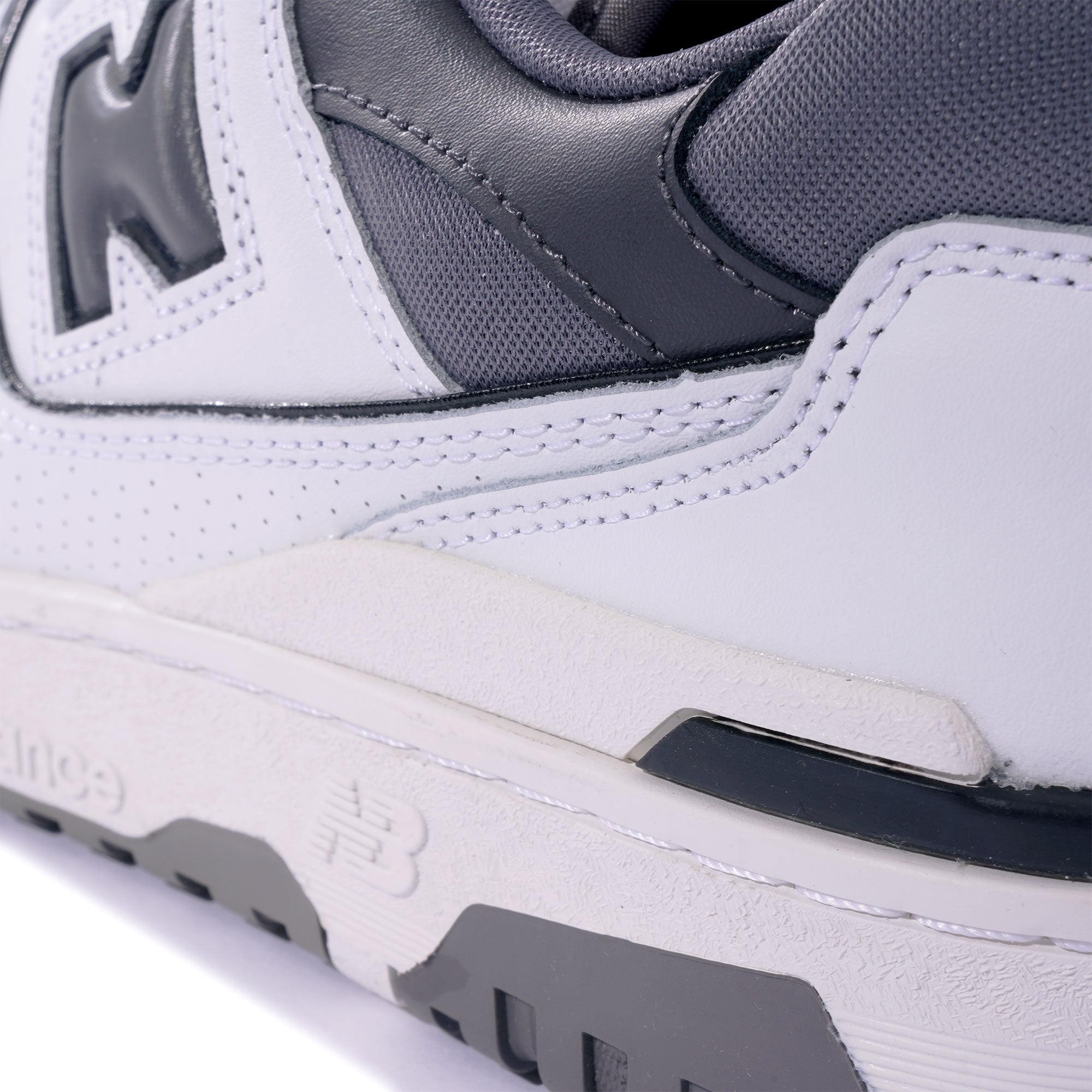 New Balance 550 - White/Grey