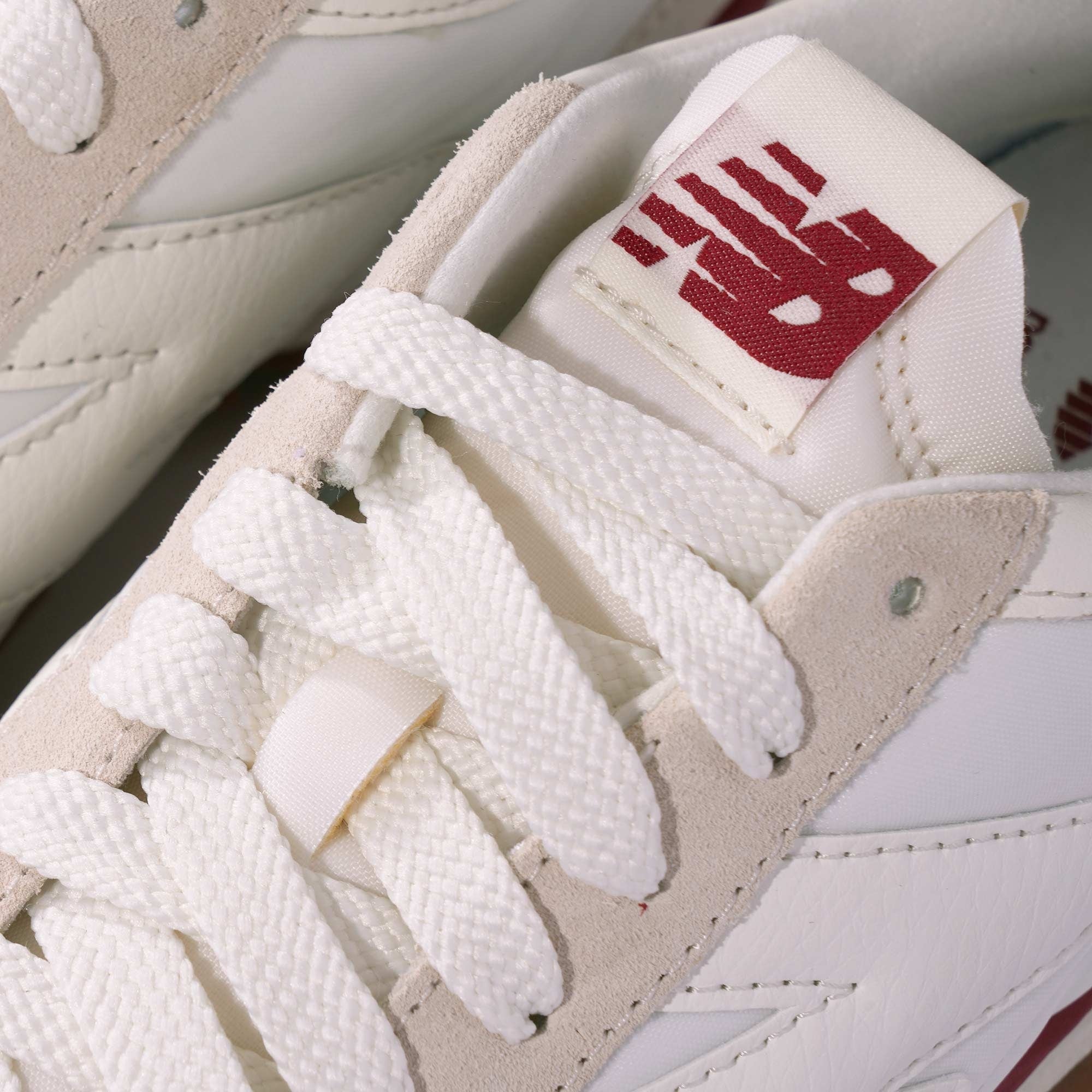 New Balance RC30 - White