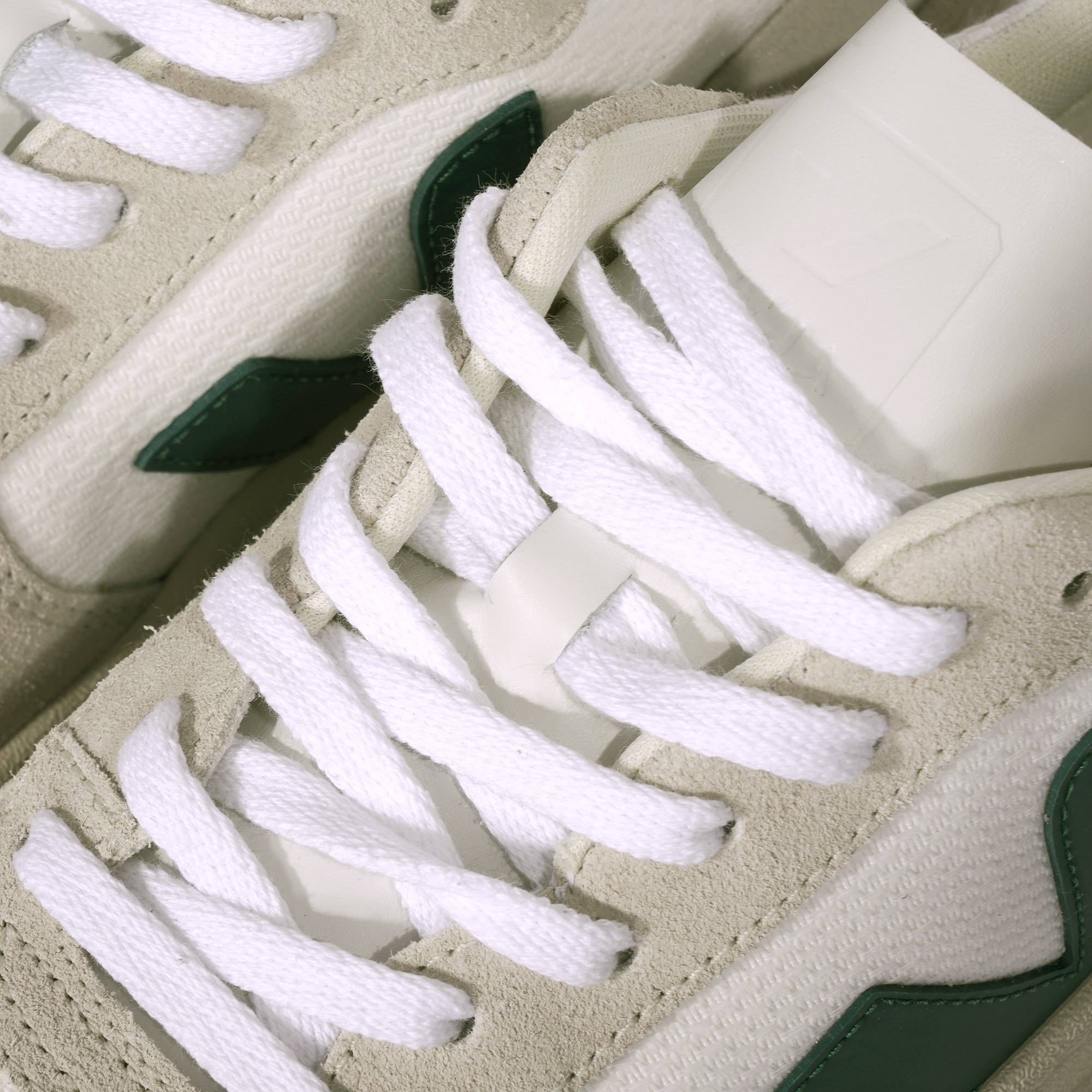 Veja V-10 B Mesh - White/Brittany
