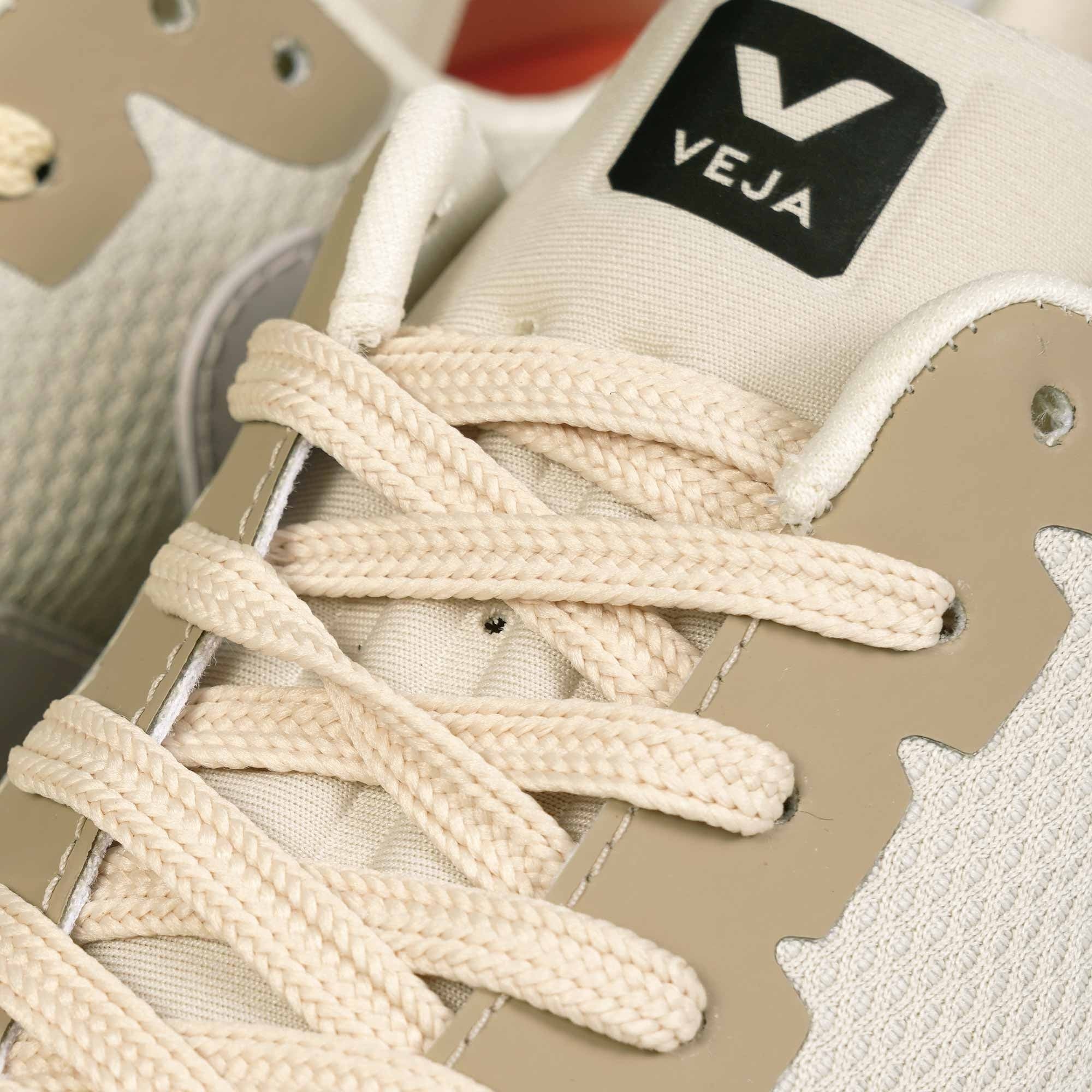 Veja Womens Dekkan Alveomesh - Natural