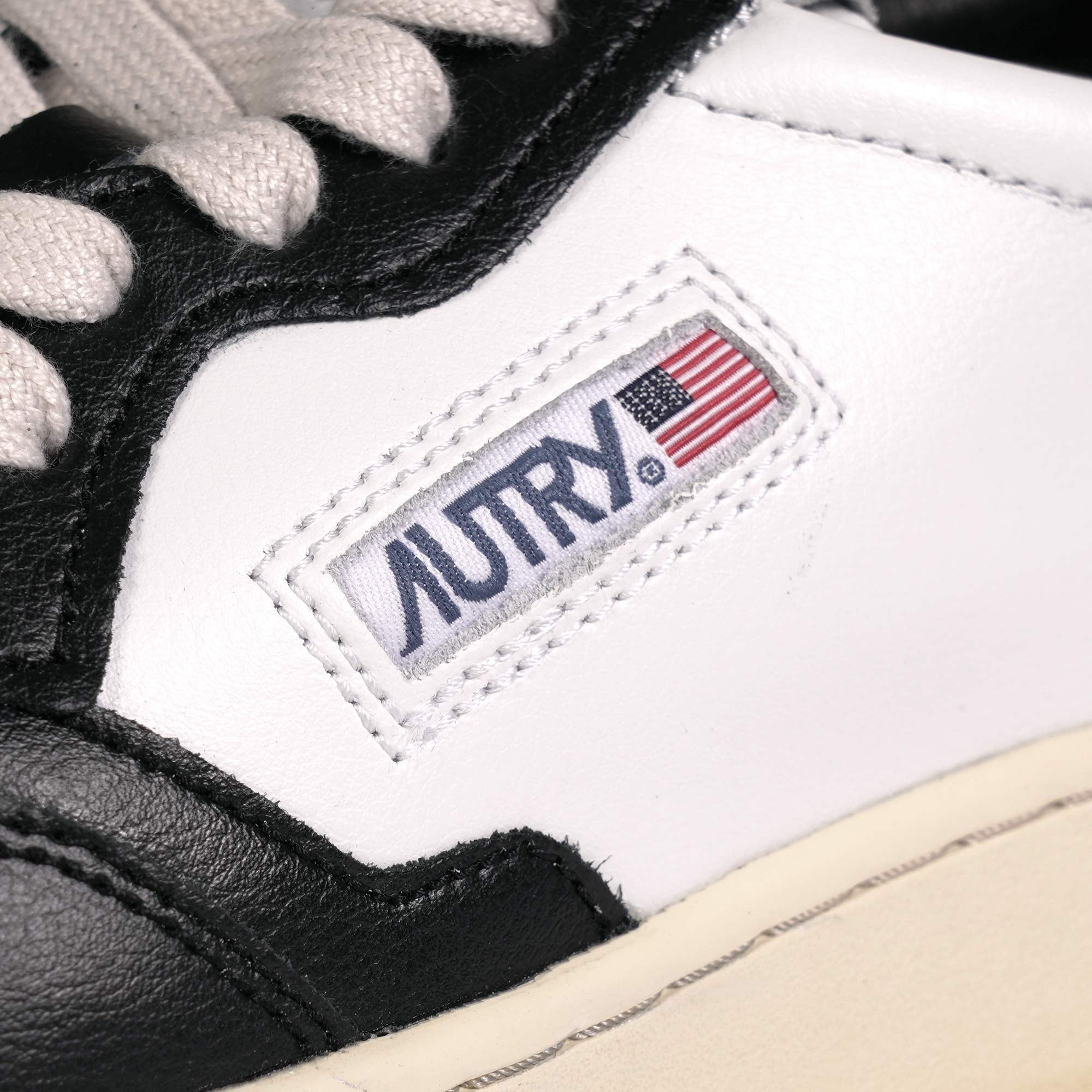 Autry Medalist Low - Black