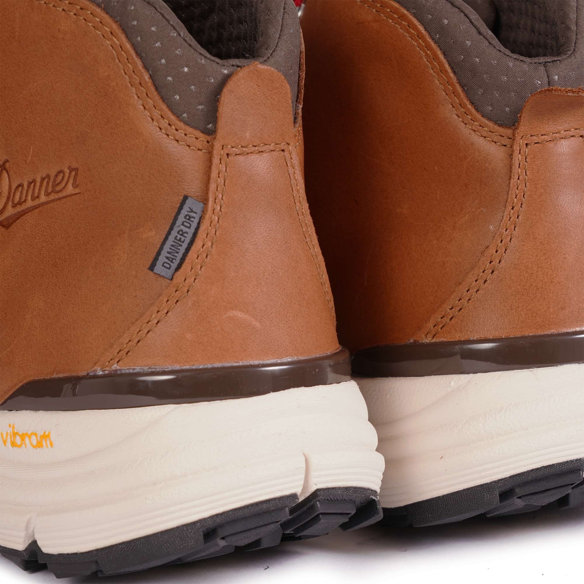 Danner Womens Mountain 600 Full Grain Boots - Saddle Tan