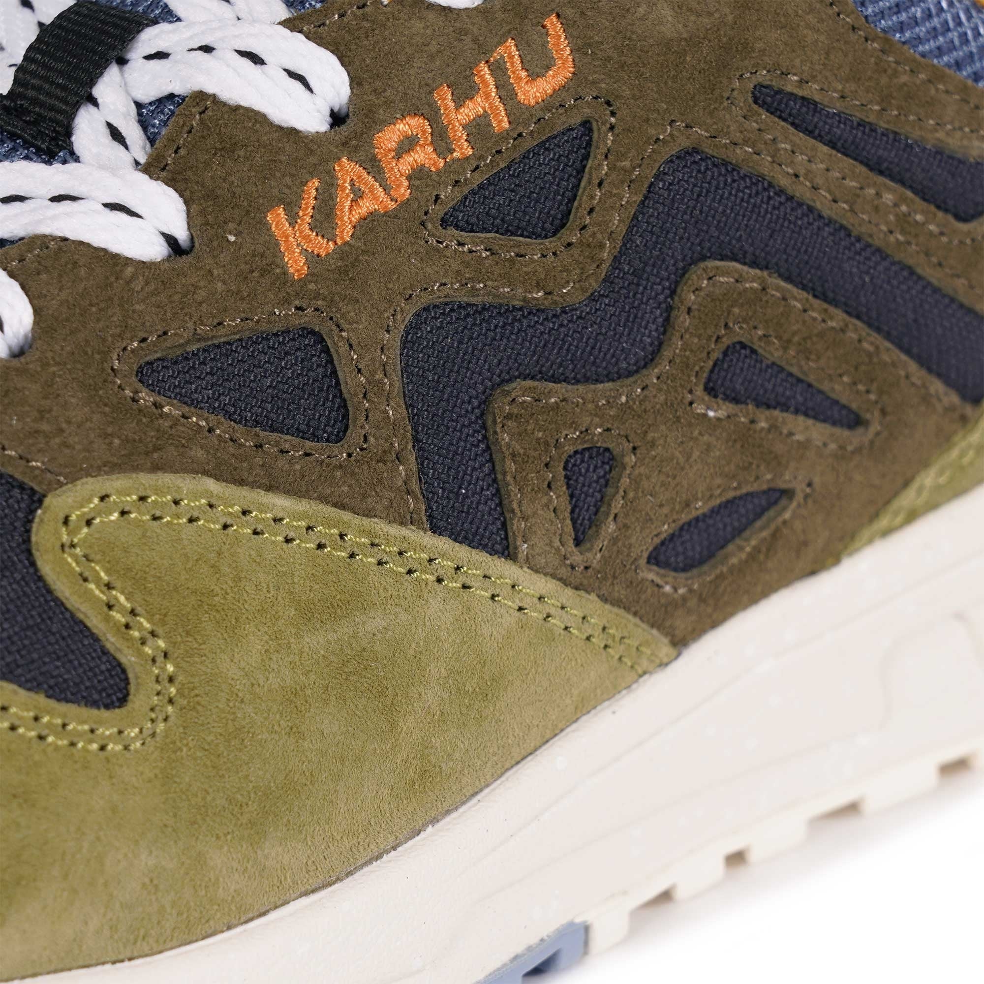 Karhu Legacy 96 "Trees Of Finland" Pack - Green Moss/India Ink