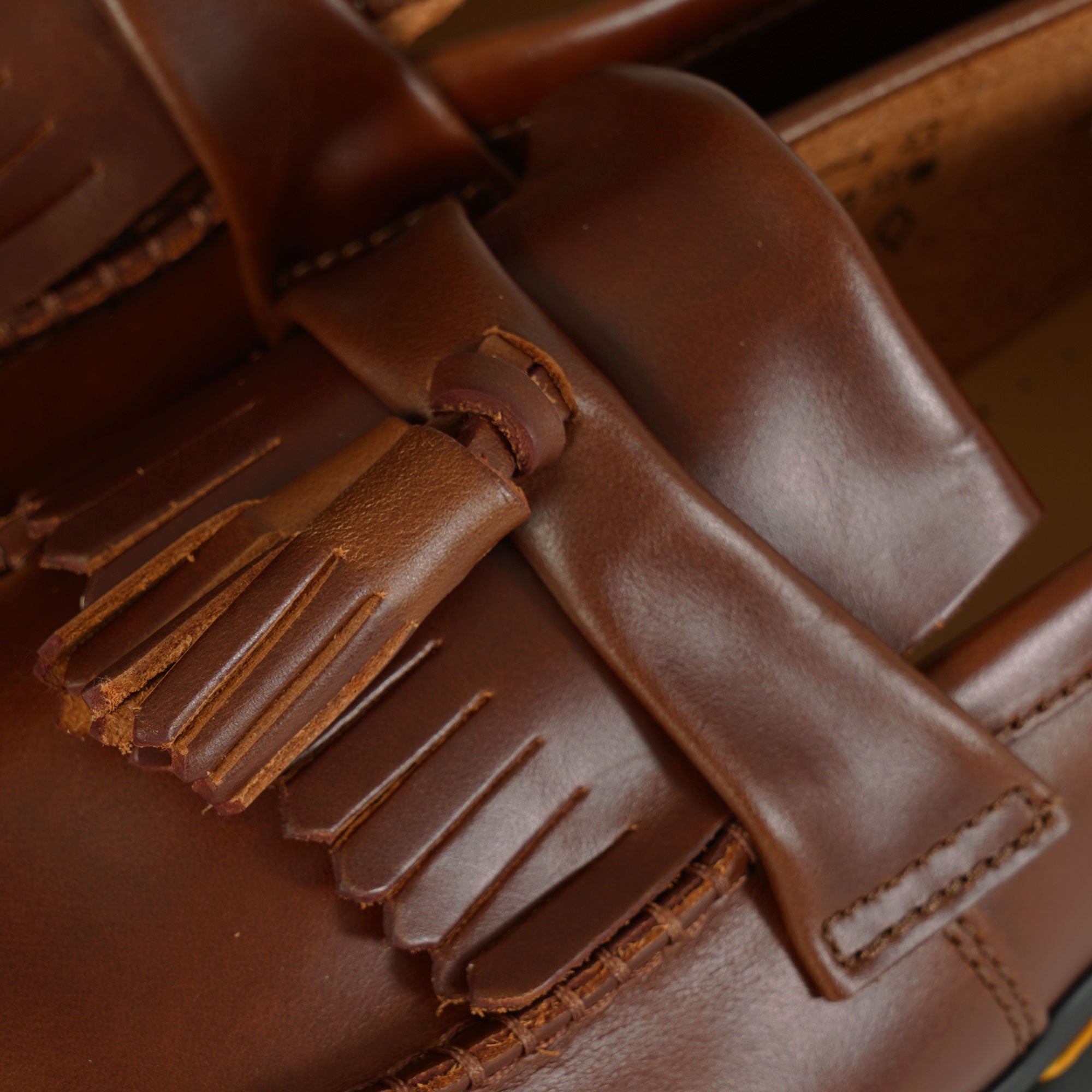 Dr. Martens Made In England Adrian Cambridge - Tan