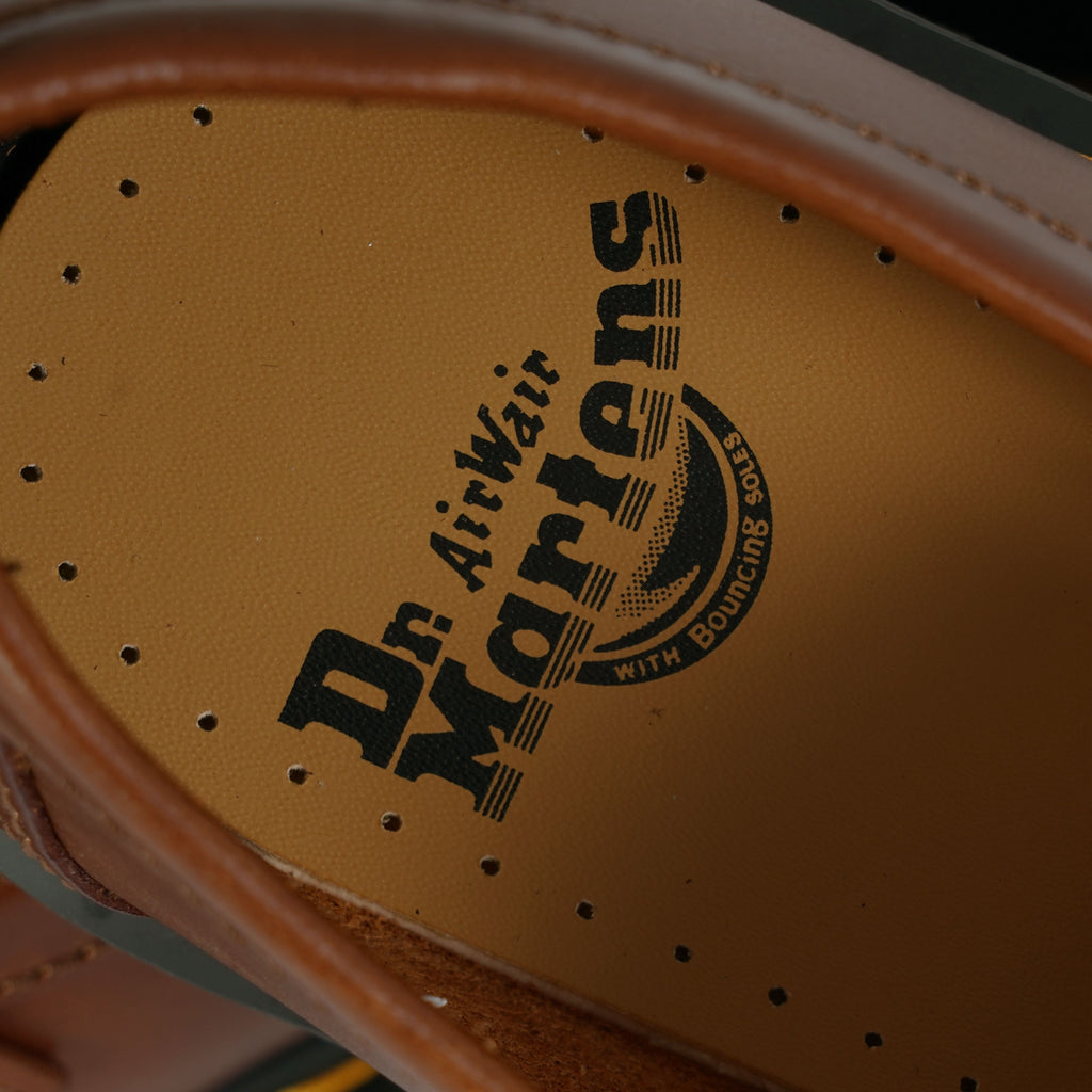 Dr. Martens Made In England Adrian Cambridge - Tan