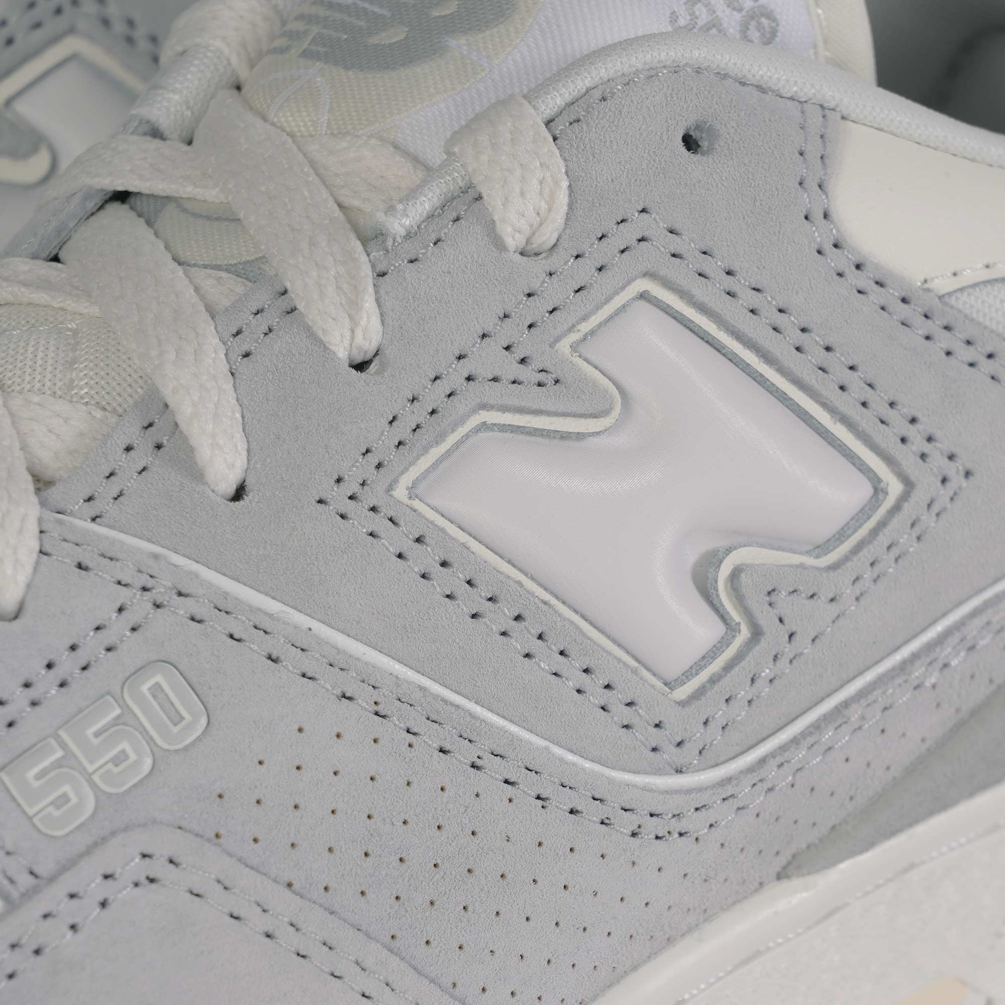 New Balance 550 Suede - Grey