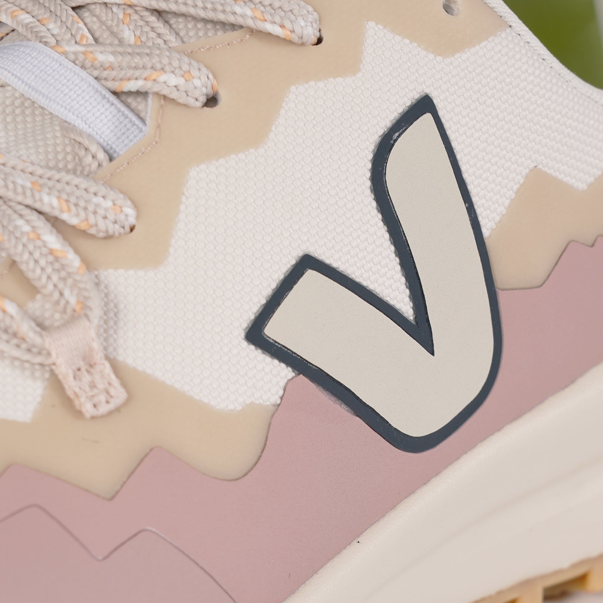 Veja Women's Fitz Roy Trek-Shell - Gravel/Pierre