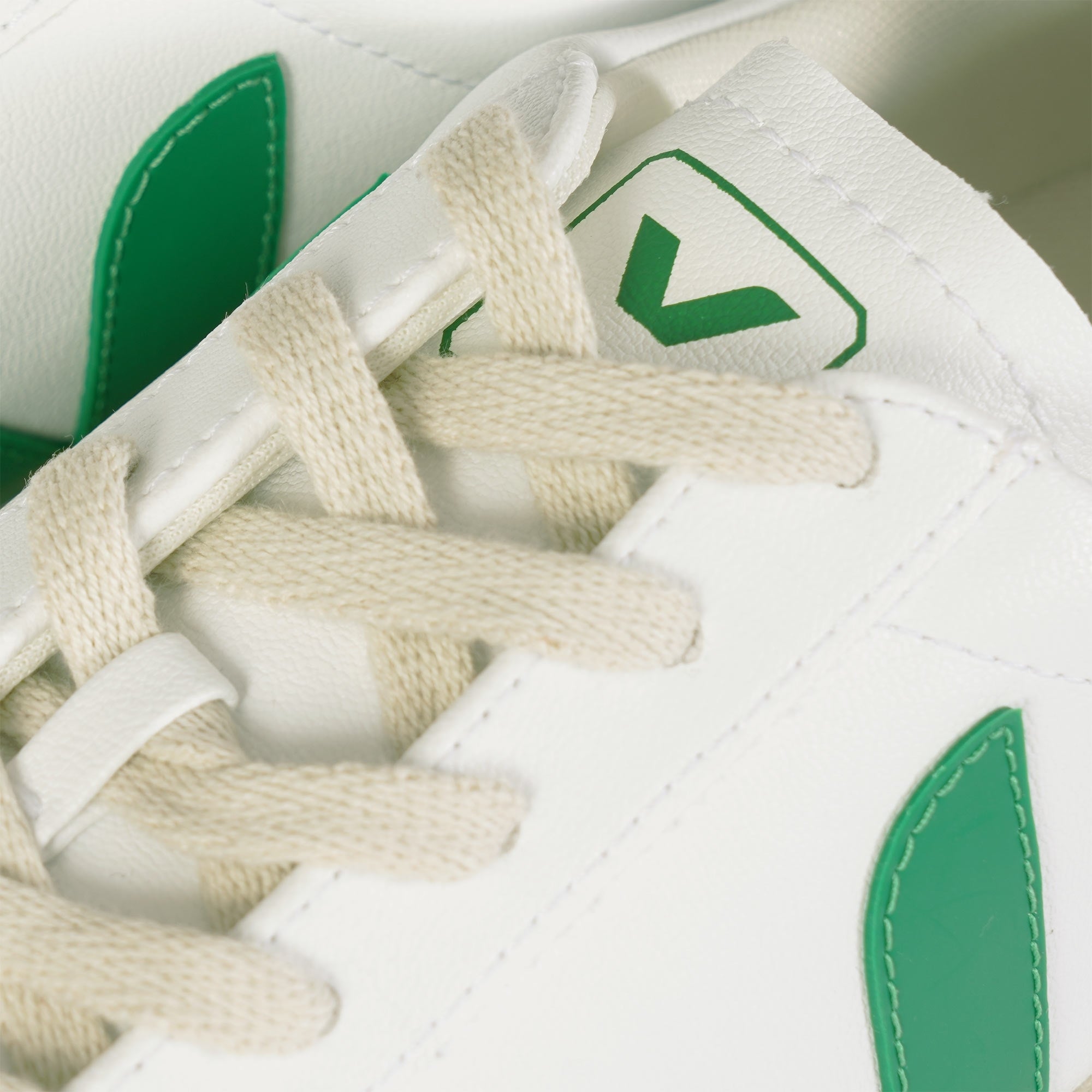 Veja URCA CWL - White/Emeraude