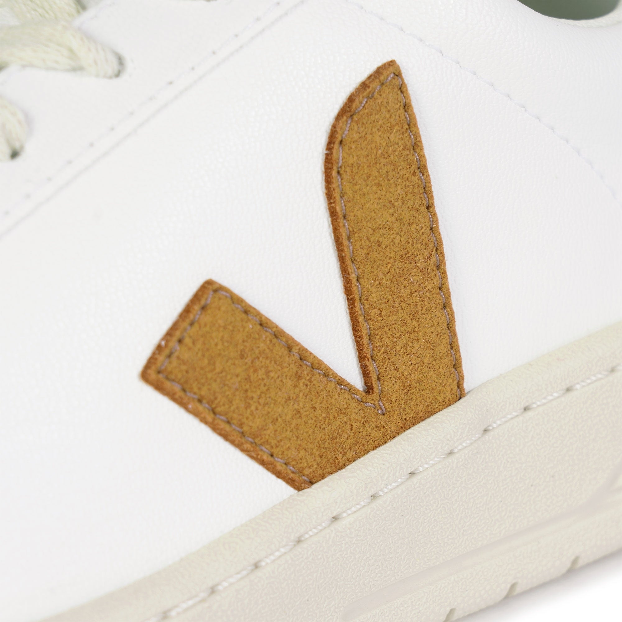 Veja Women's URCA CWL - White/Camel