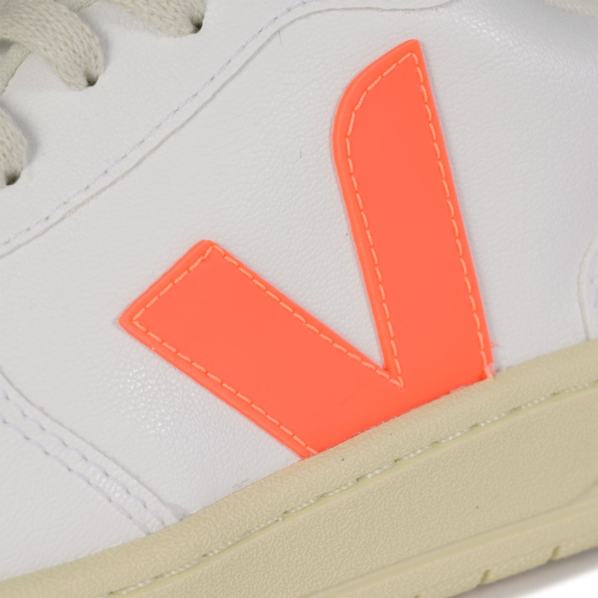 Veja Womens V-10 CWL -White & Orange