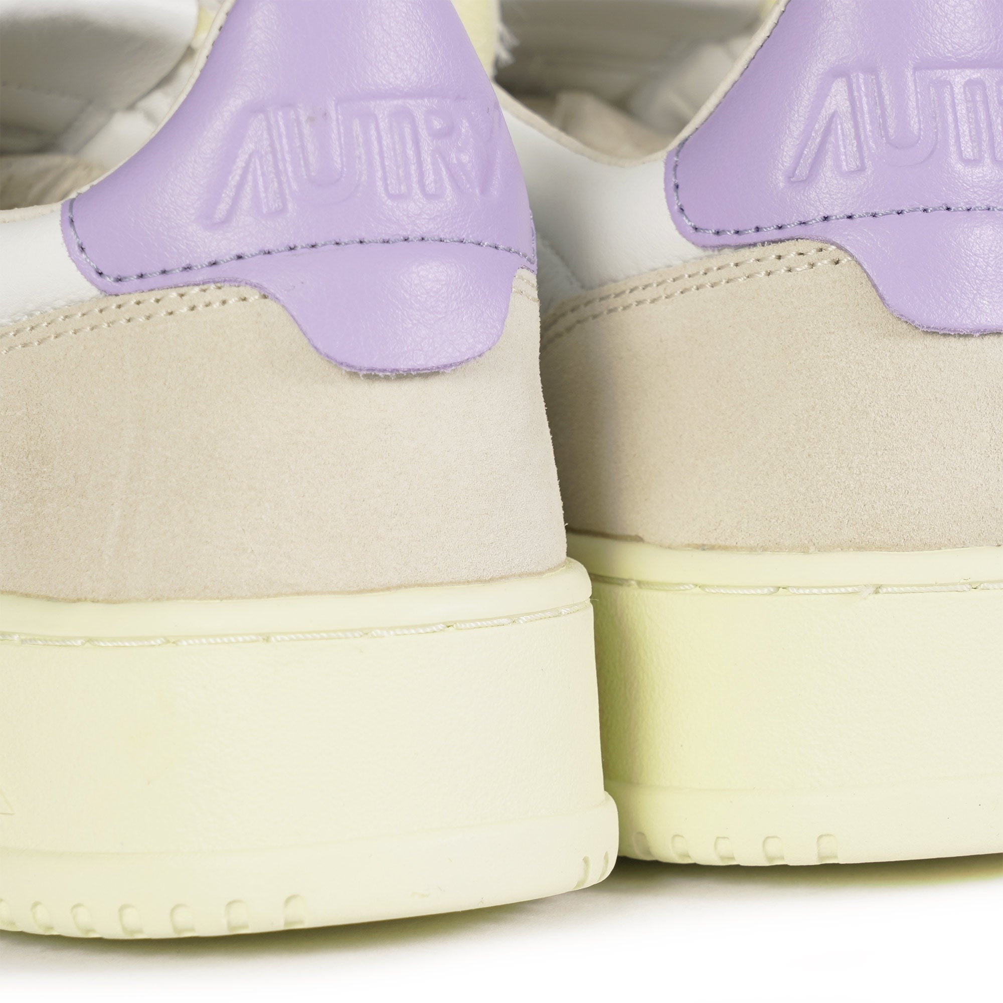 Autry Medalist Low Sneakers - White/Lavender
