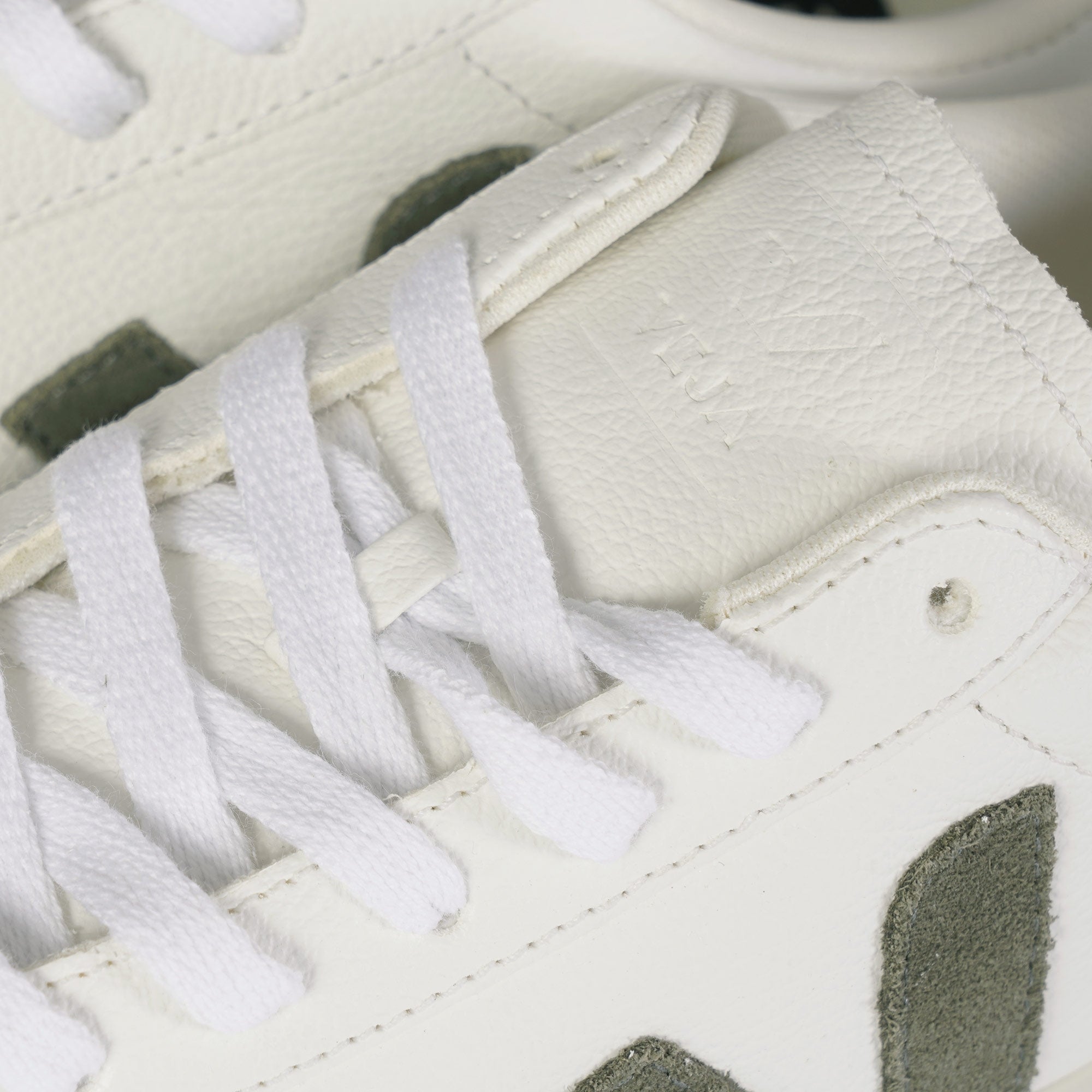 Veja Womens Campo Chromefree Leather - White/Khaki