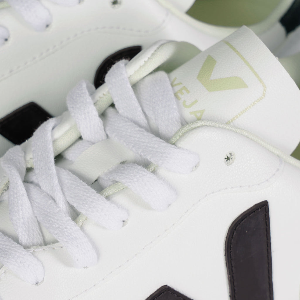 Veja Women's V-10 CWL - White/Black