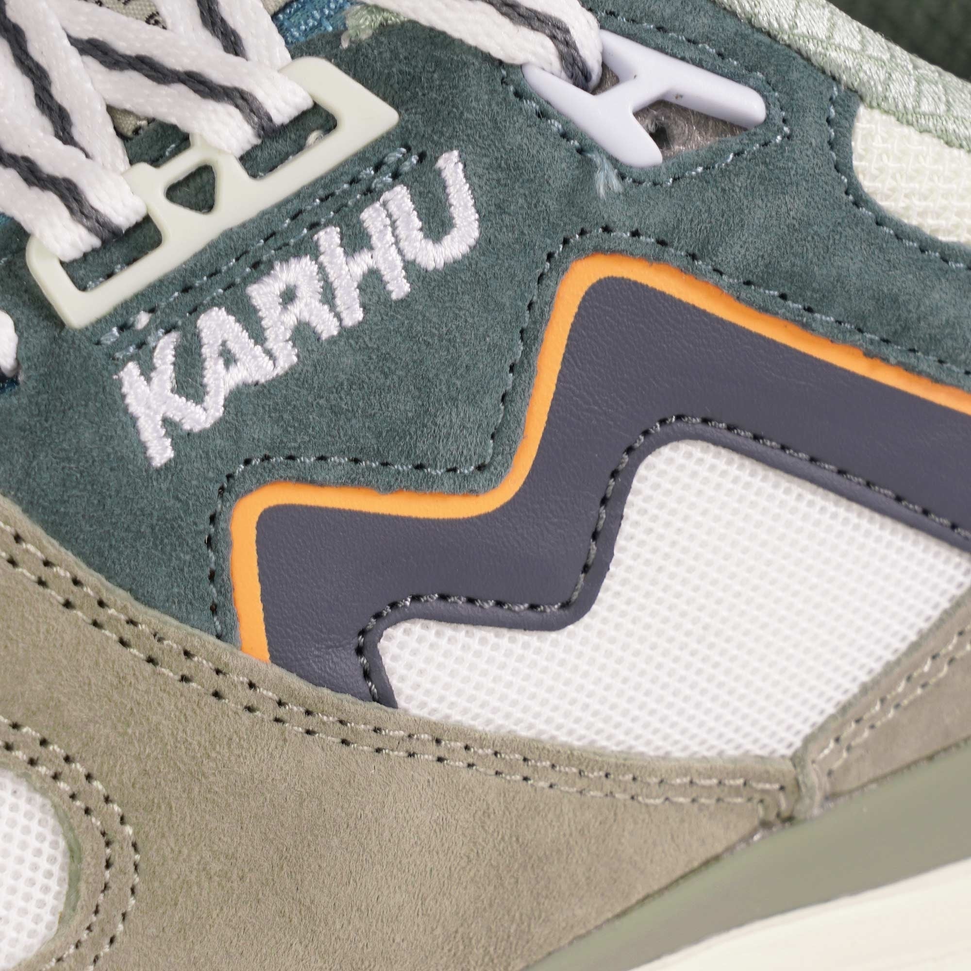 Karhu Synchron Classic - Abbey Stone/Turbulence