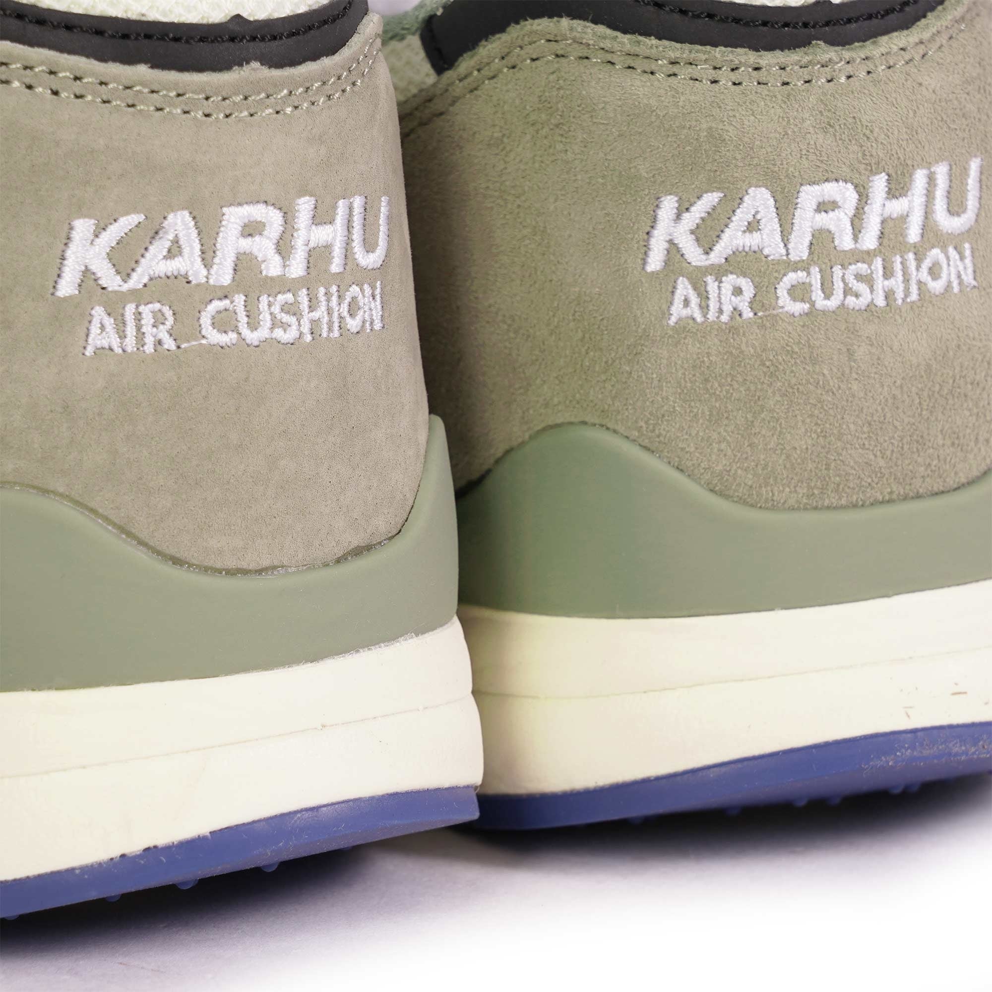 Karhu Synchron Classic - Abbey Stone/Turbulence