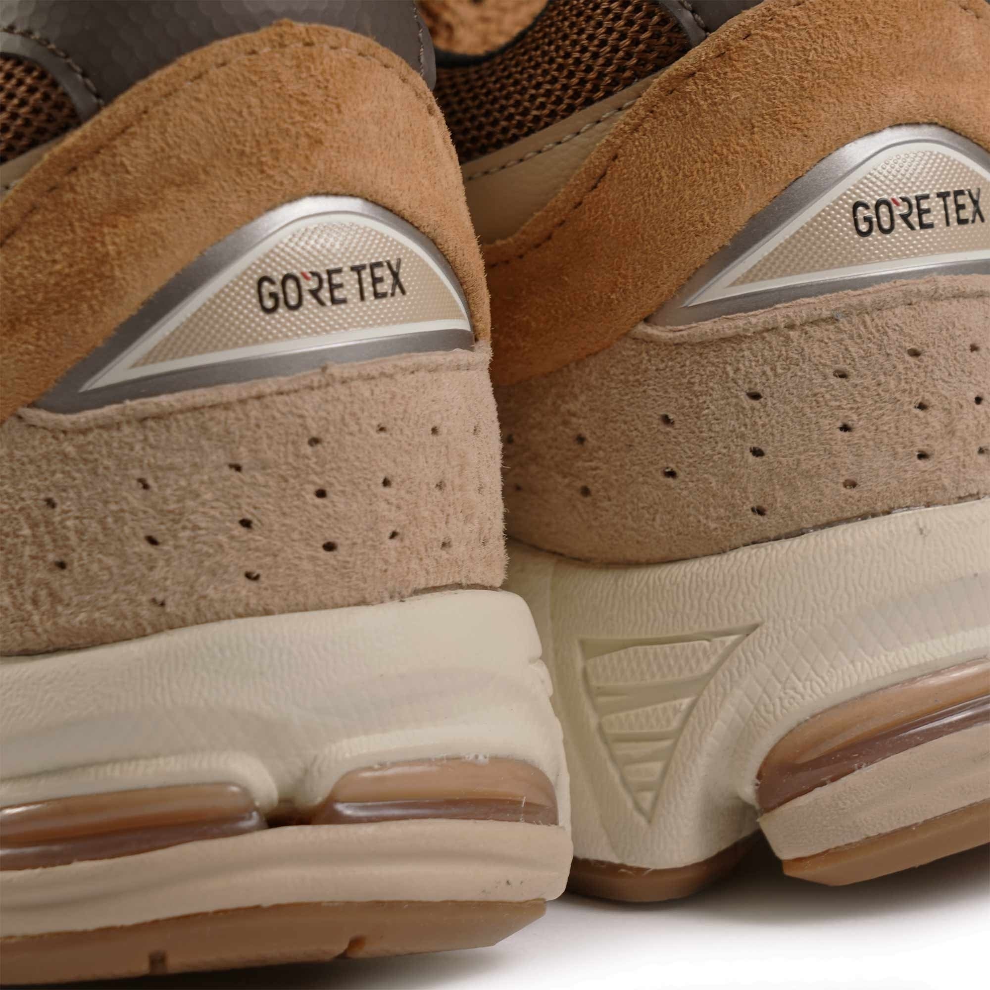 New Balance 2002R Gore Tex - Brown
