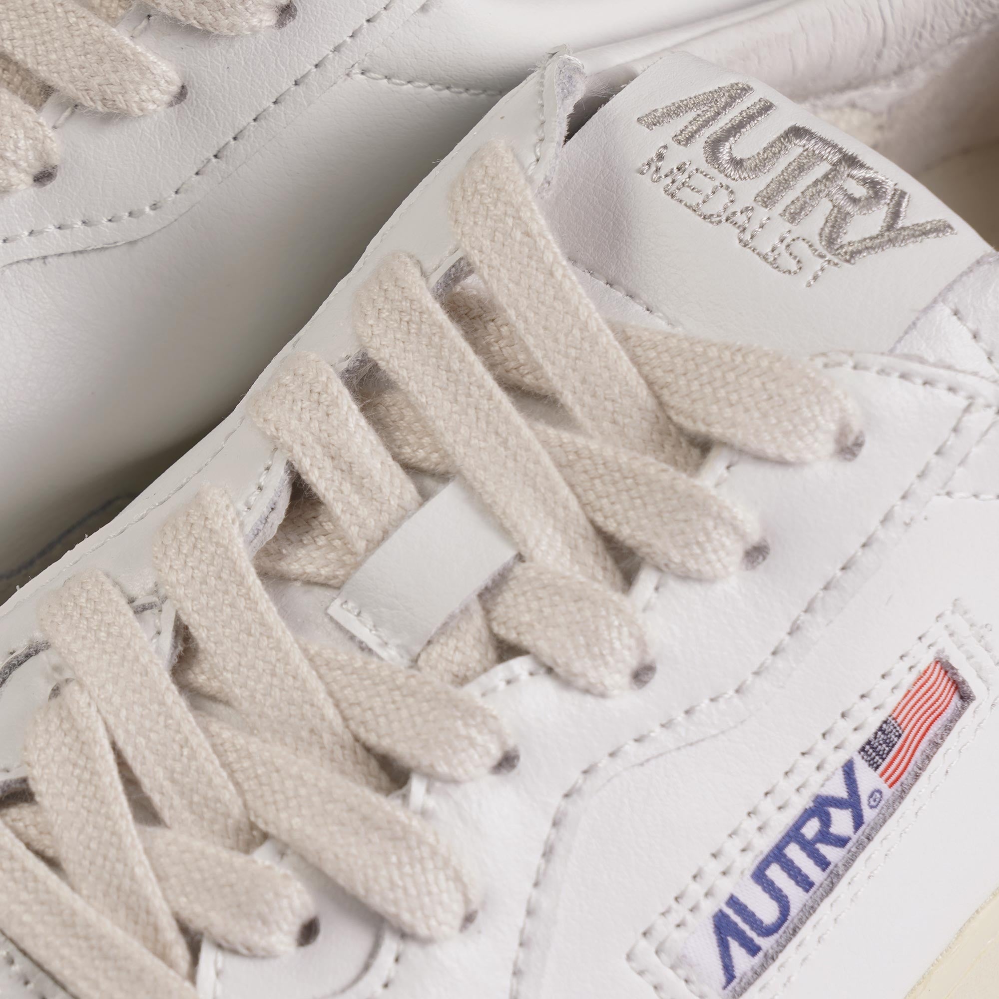 Autry Medalist Low Sneaker - White and Brown