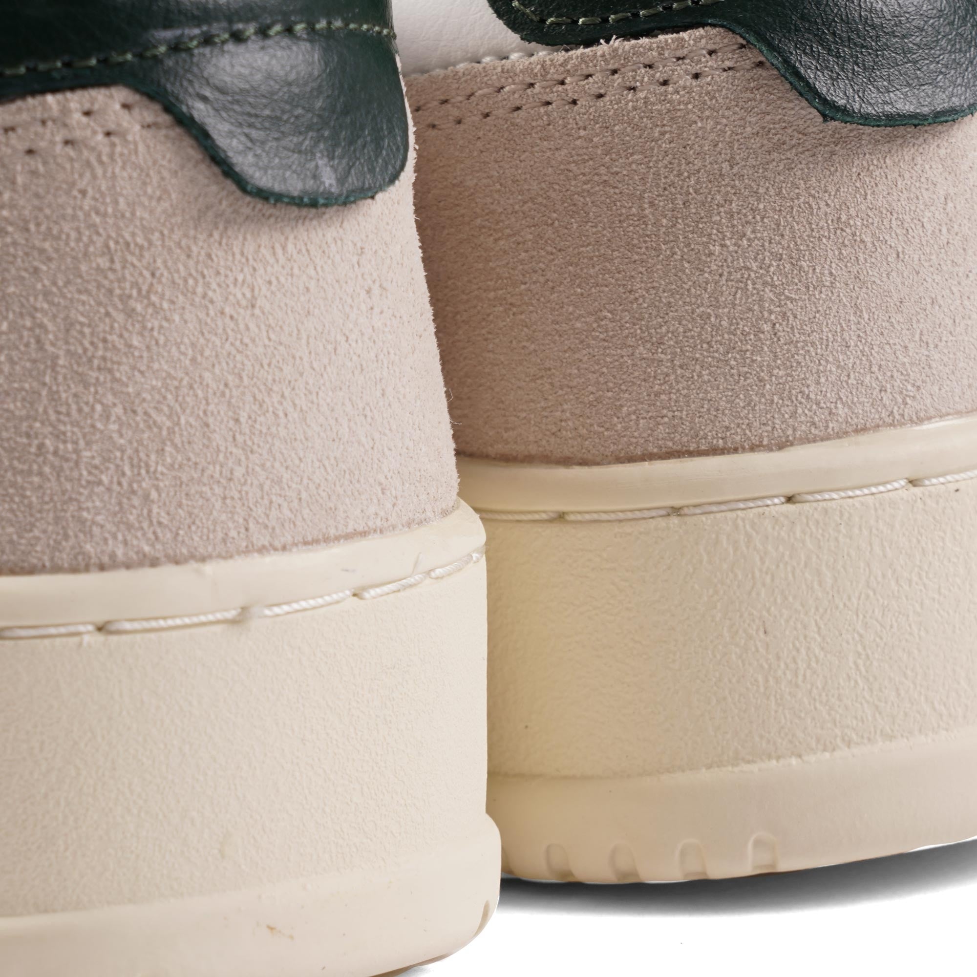Autry Medalist Low Sneaker - White & Mount