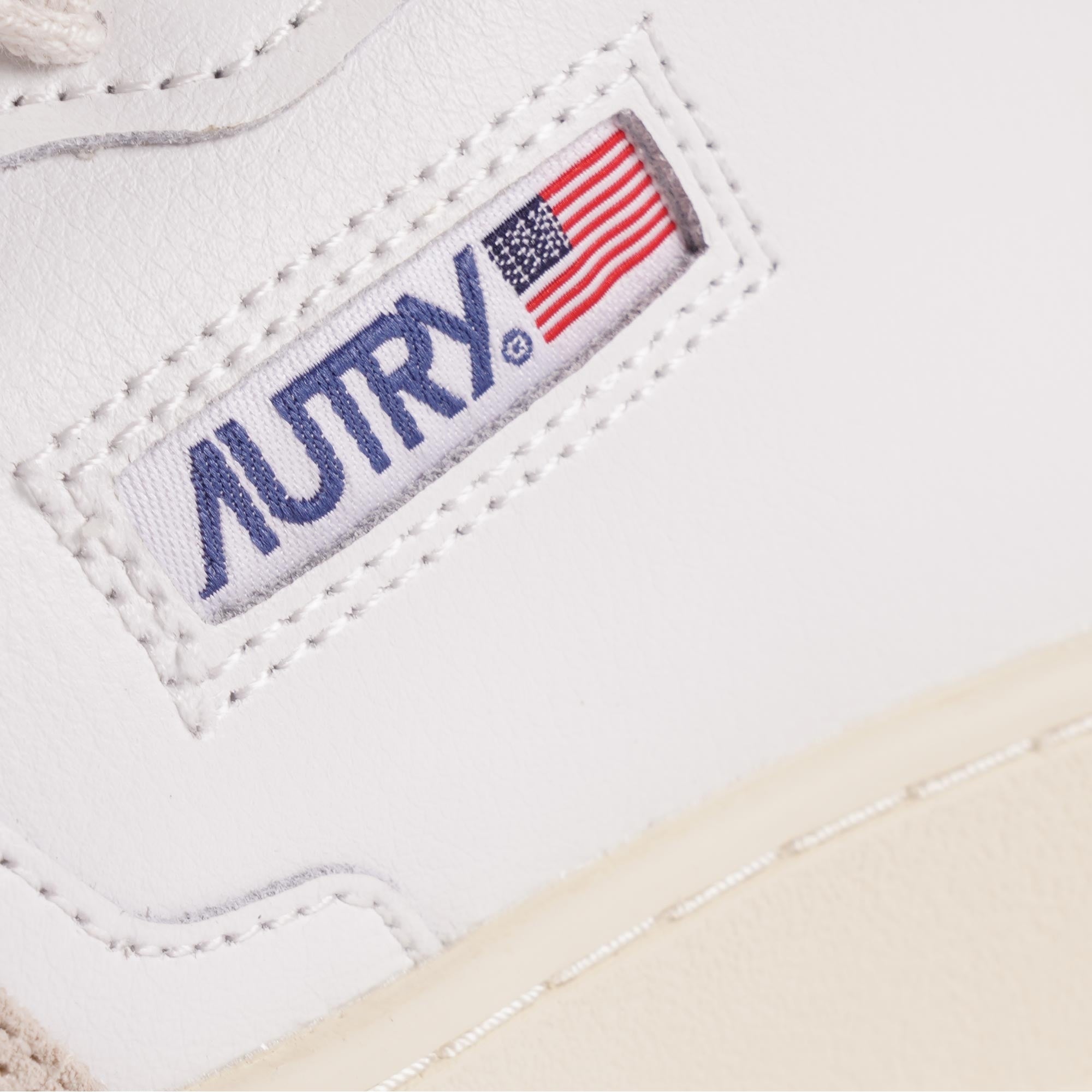 Autry Medalist Low Sneakers - White & Vista