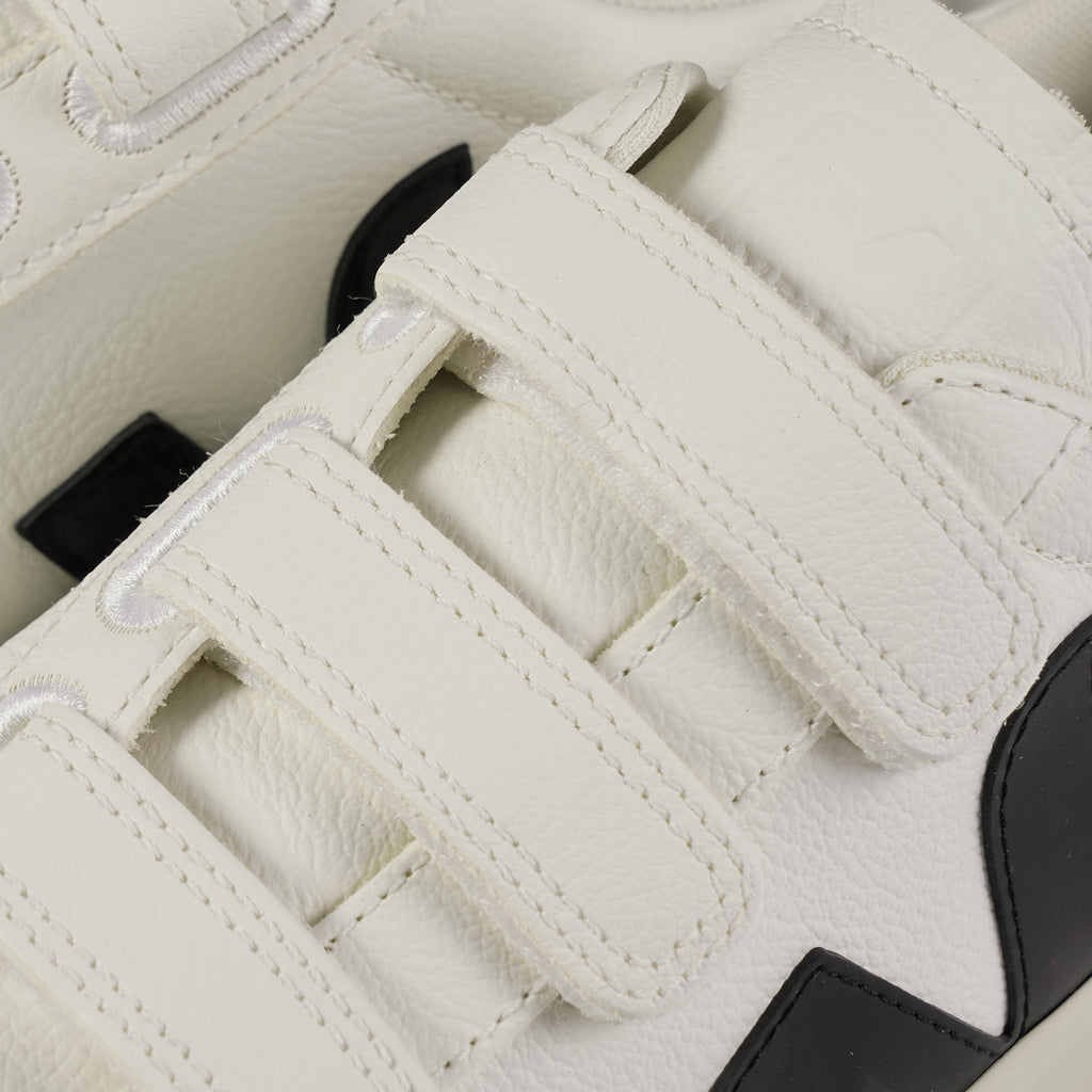 Veja Womens Recife Logo Chromefree Leather - White & Black