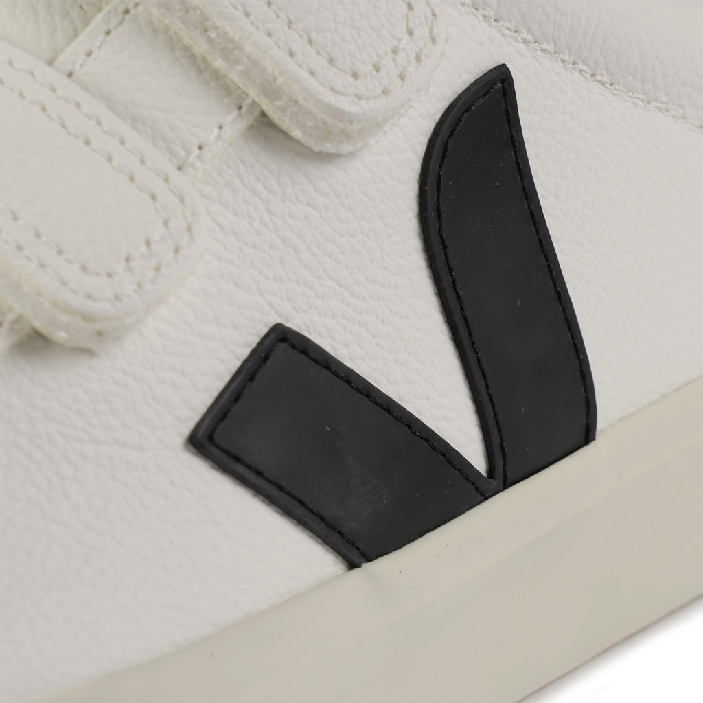 Veja Womens Recife Logo Chromefree Leather - White & Black