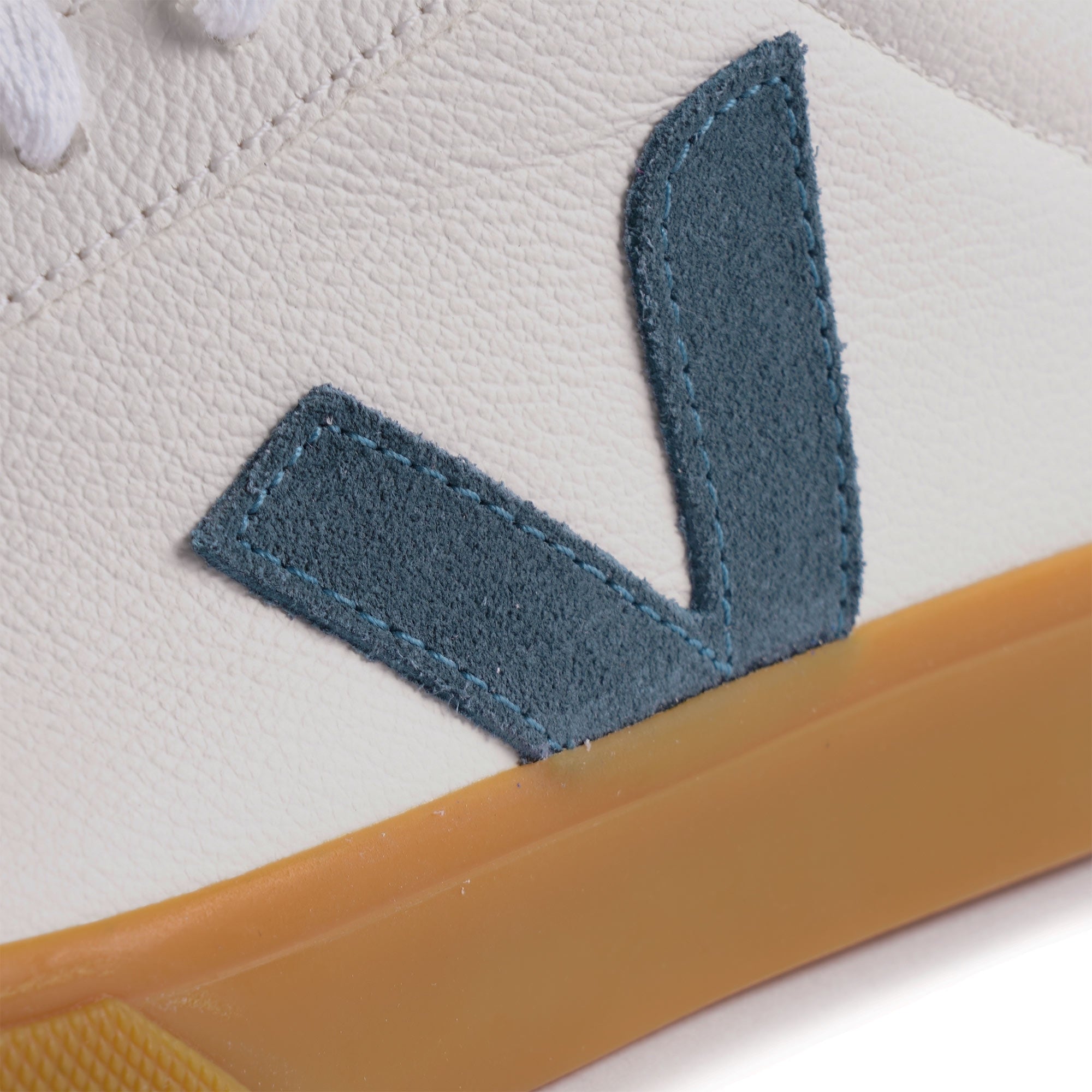 Veja Campo Chromefree Leather - California