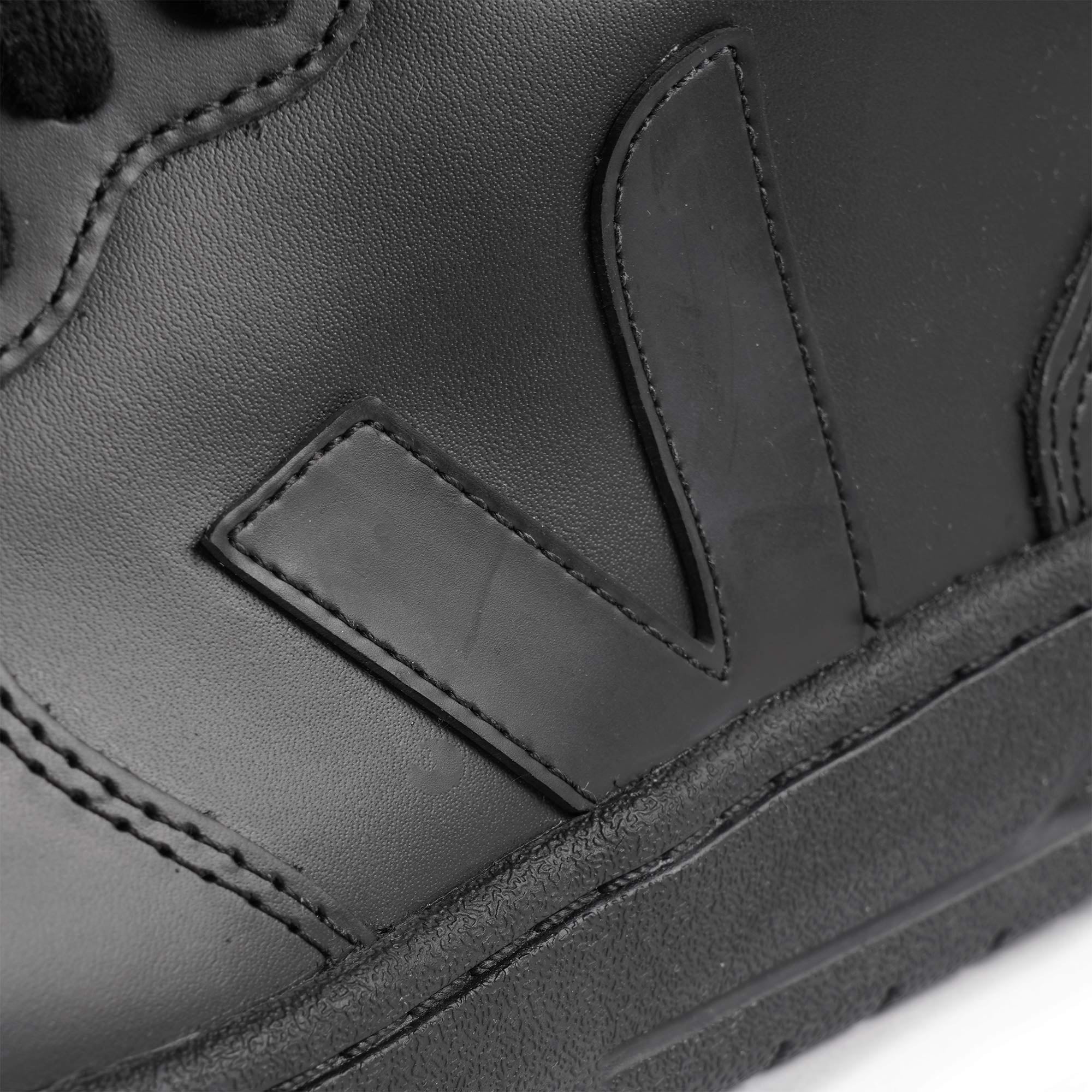 Veja V-15 Leather - Full Black