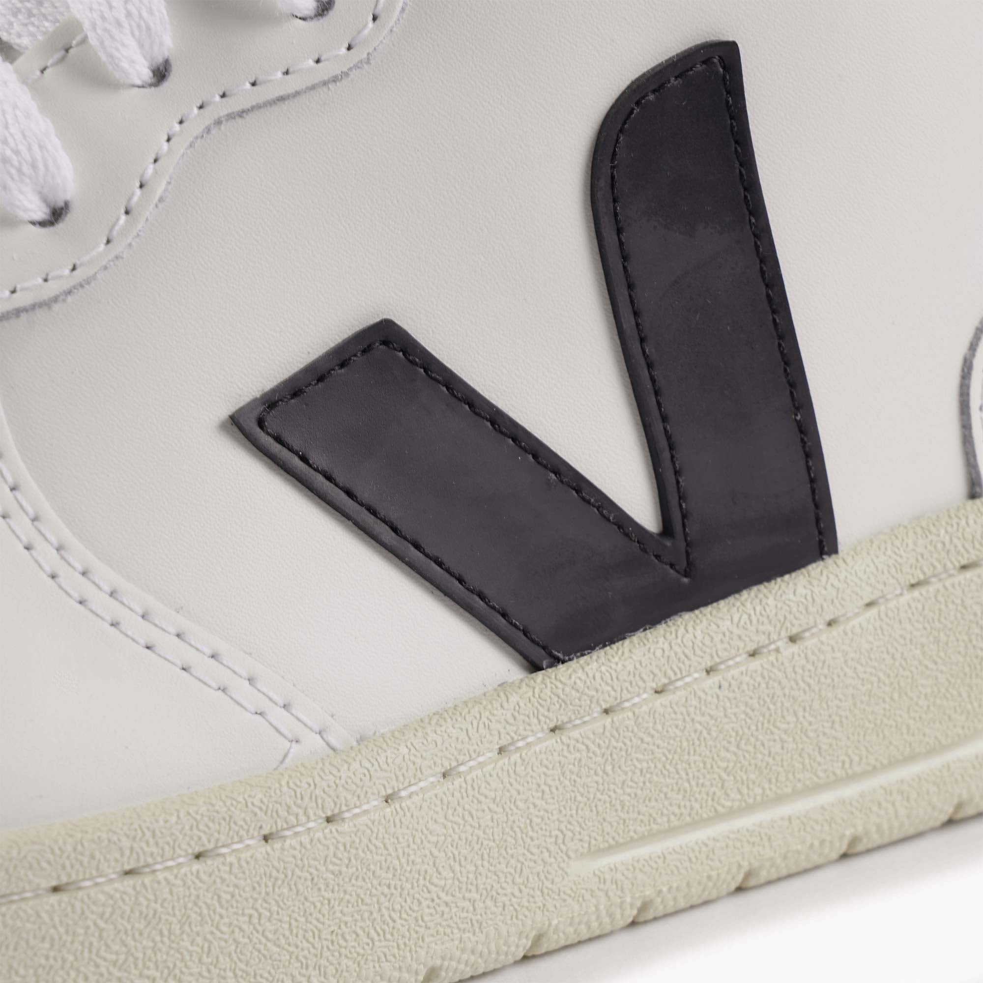 Veja V-15 Leather - White & Black