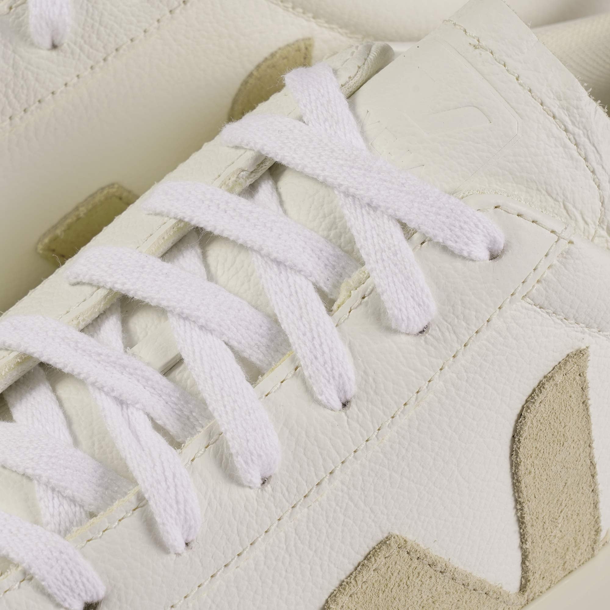 Veja Womens Campo Chromefree Leather - White & Almond