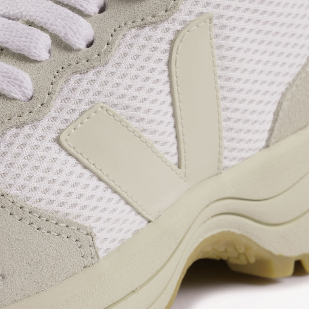 Veja Womens Venturi Alveomesh - White & Pierre