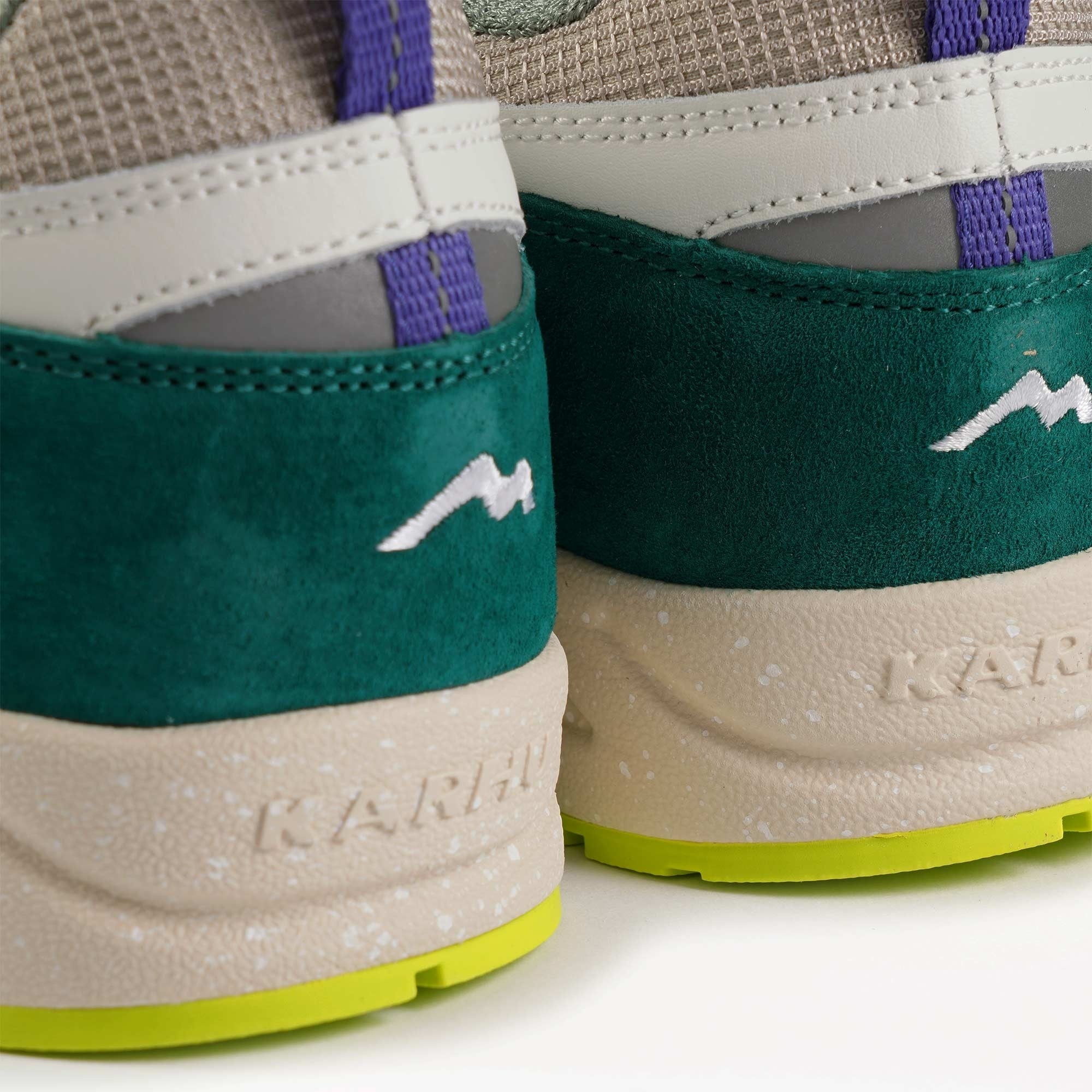 Karhu Fusion 2.0 - Aventurine and Surf The Web