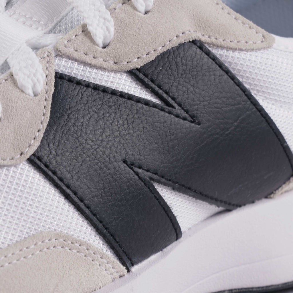 New Balance 327 - White