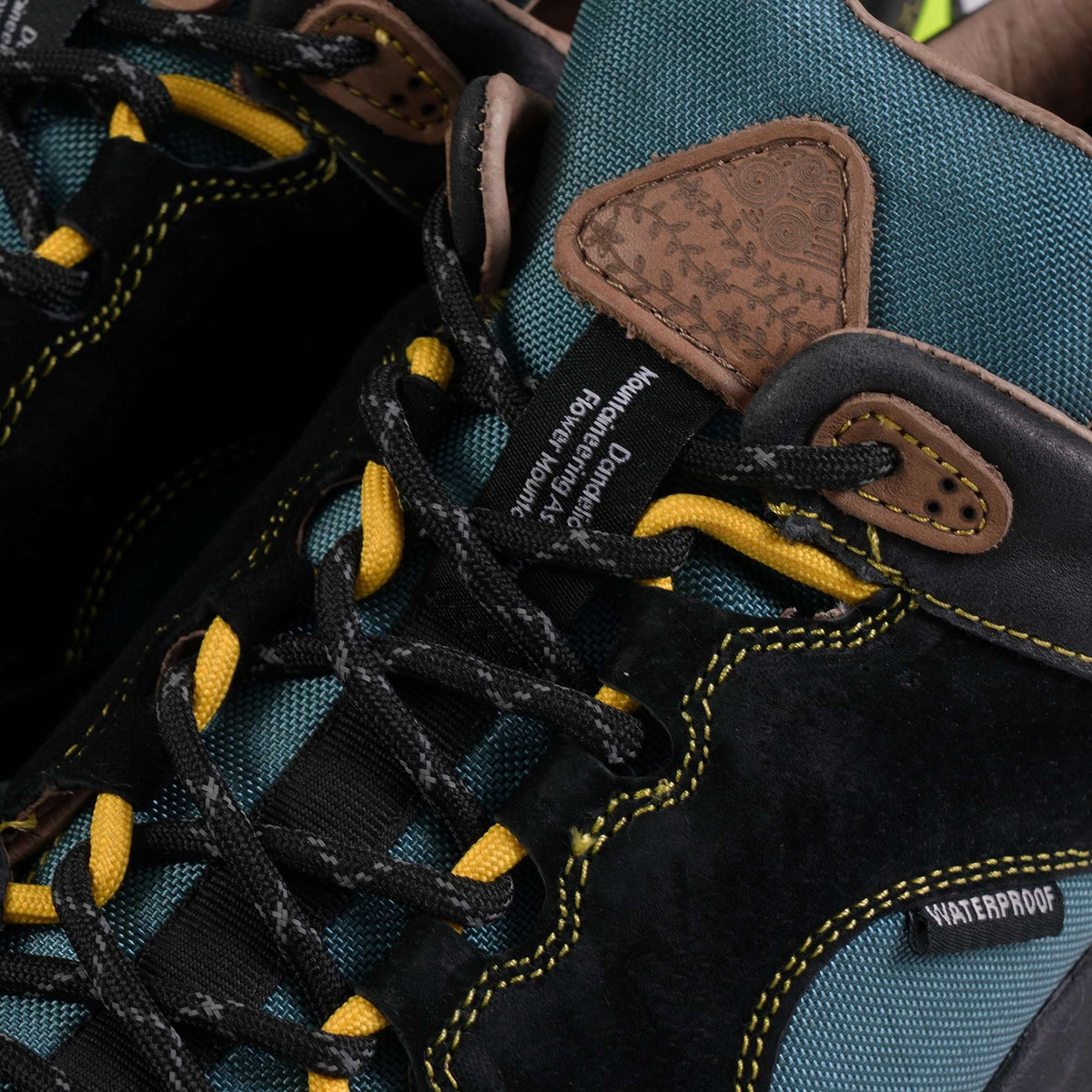 Flower Mountain Back Country - Black and Green – Stuarts London