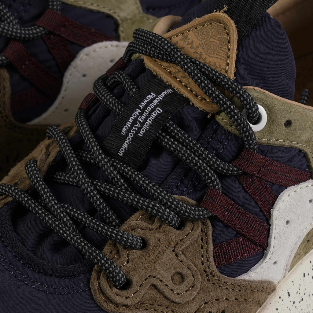 Flower Mountain Yamano 3 - Brown and Navy
