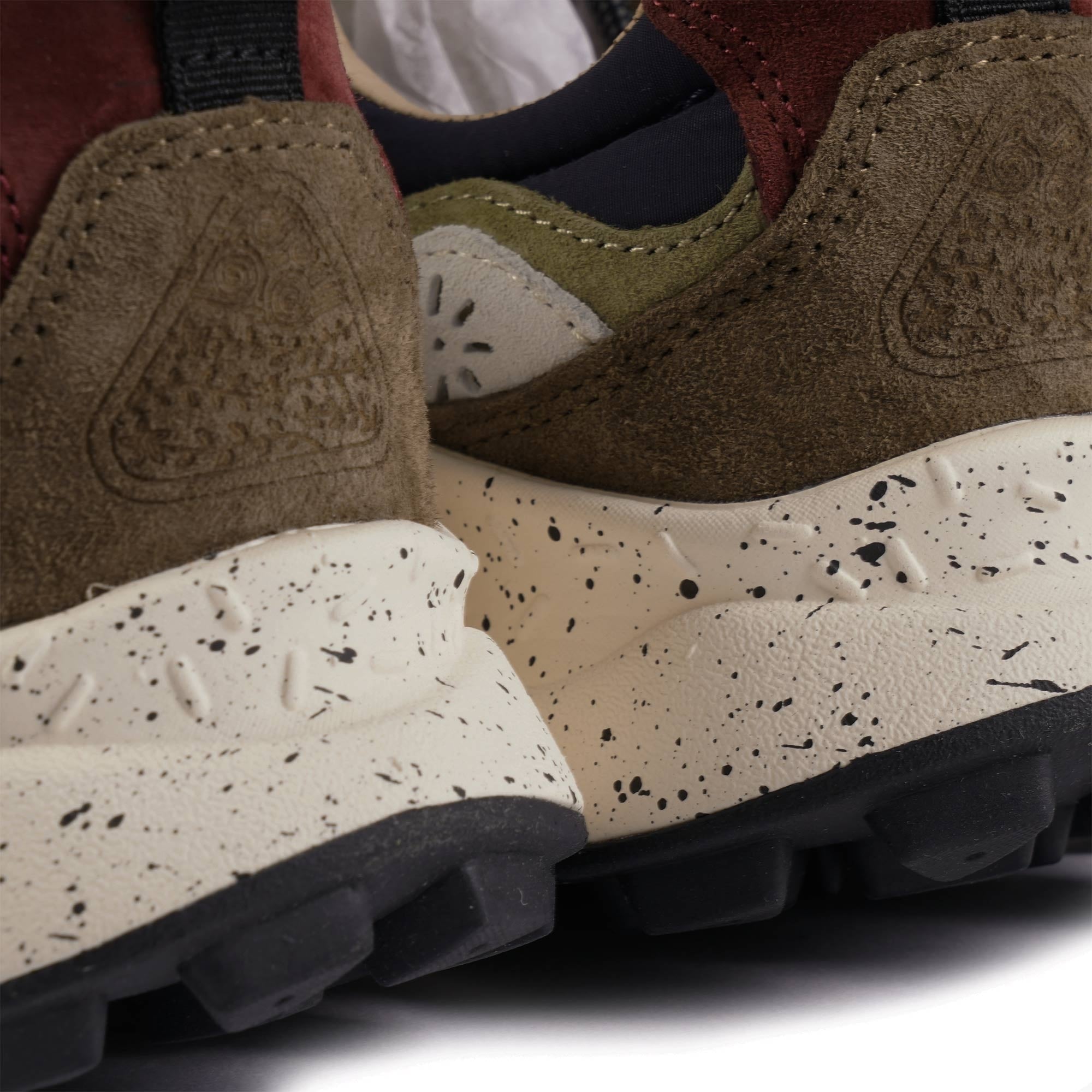 Flower Mountain Yamano 3 - Brown and Navy
