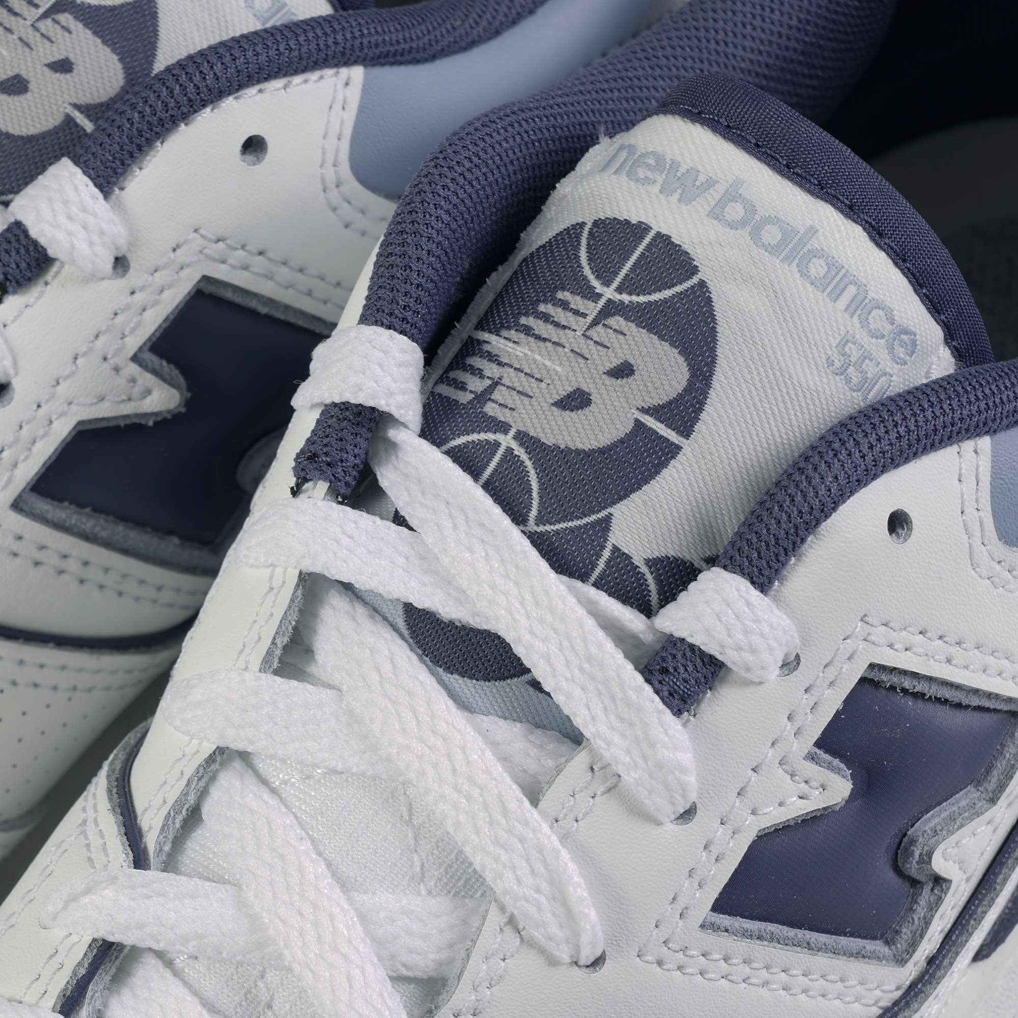 Women's 550 - White and Blue