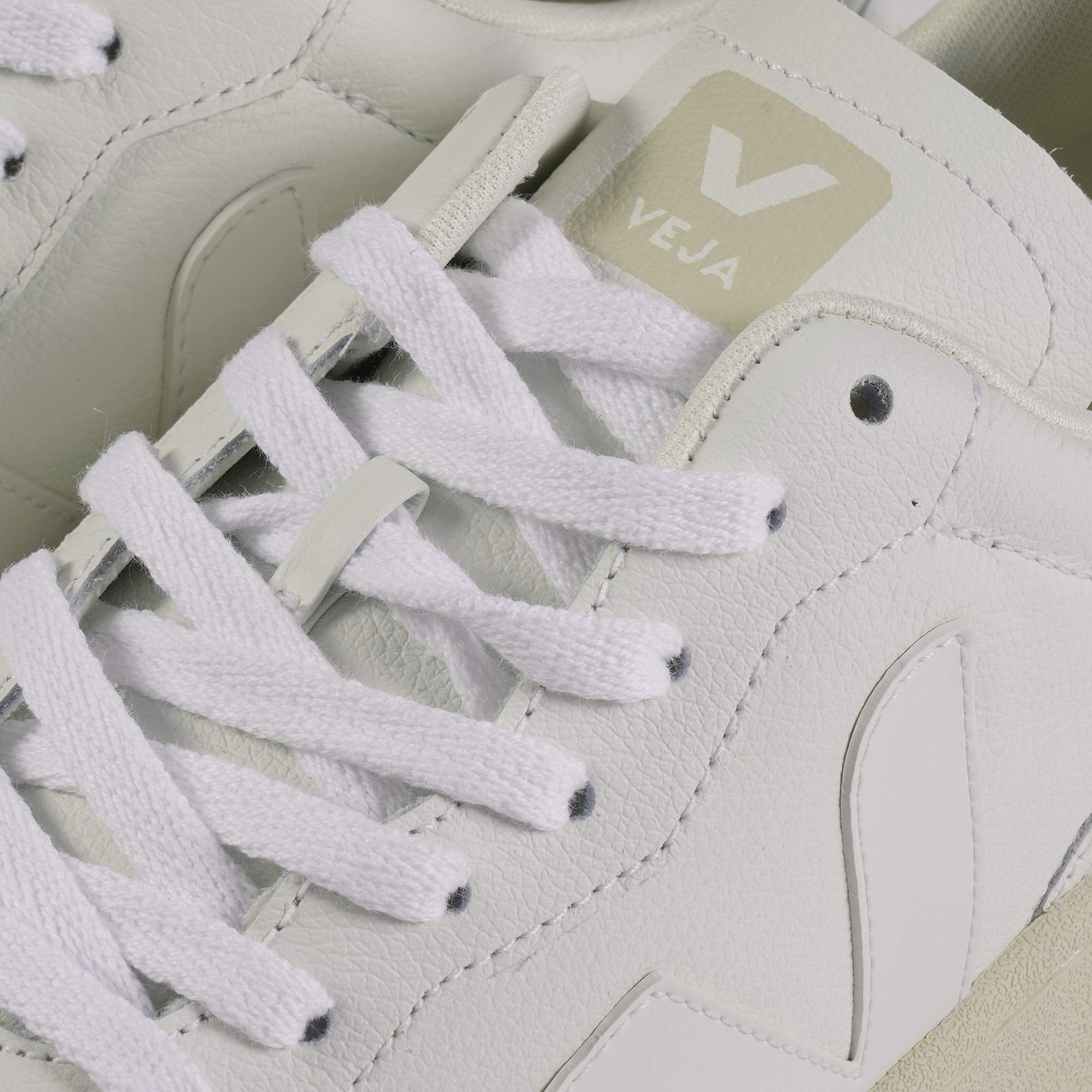 Veja V-90 O.T Leather - Extra White