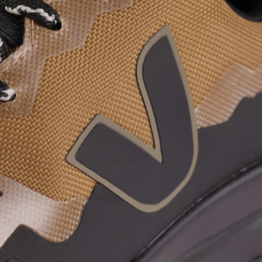 Veja Fitz Roy FS Trek Shell - Terra and Black