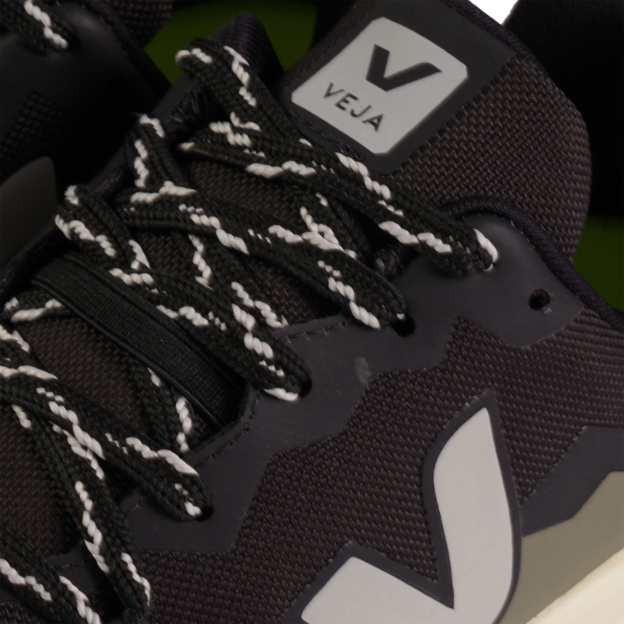 Veja Women's Fitz Roy FS Trek Shell - Black