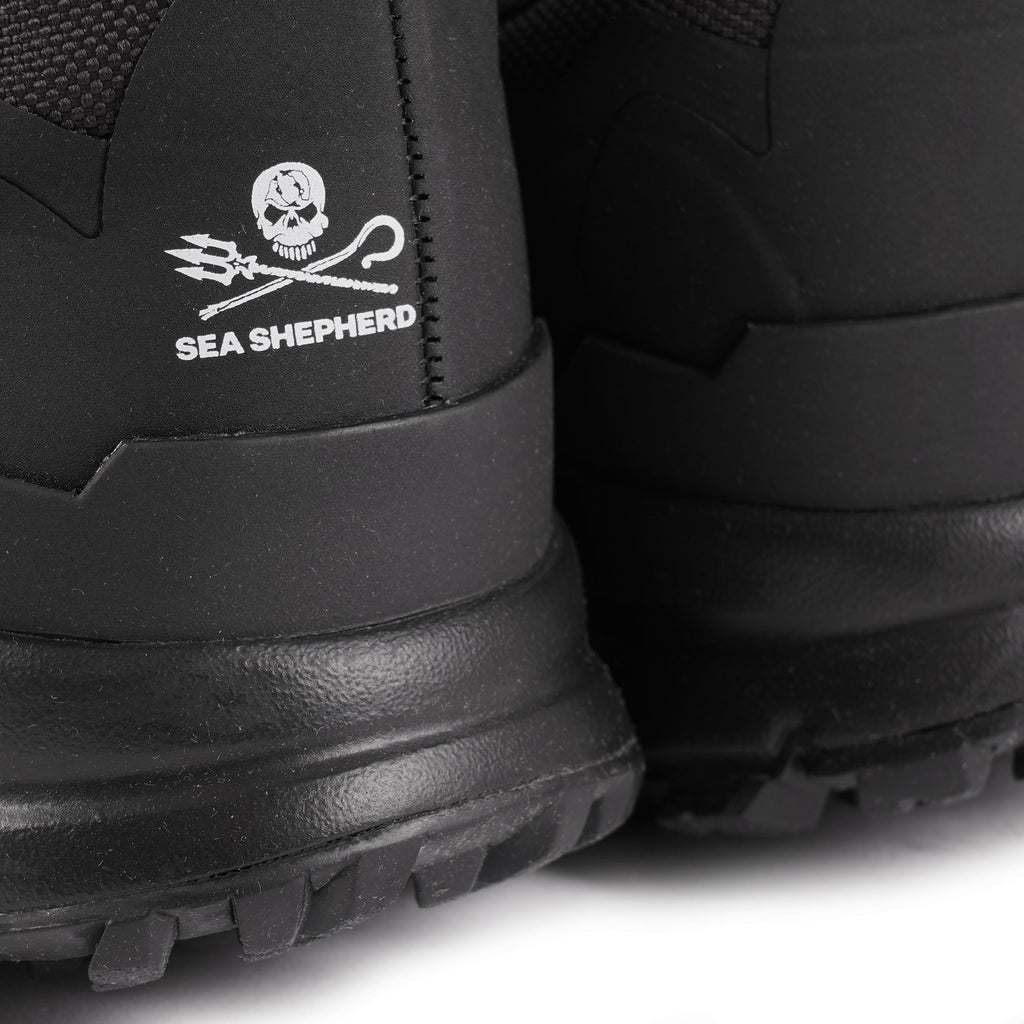 Veja x Sea Shepherd Fitz Roy FS Trek Shell - Black