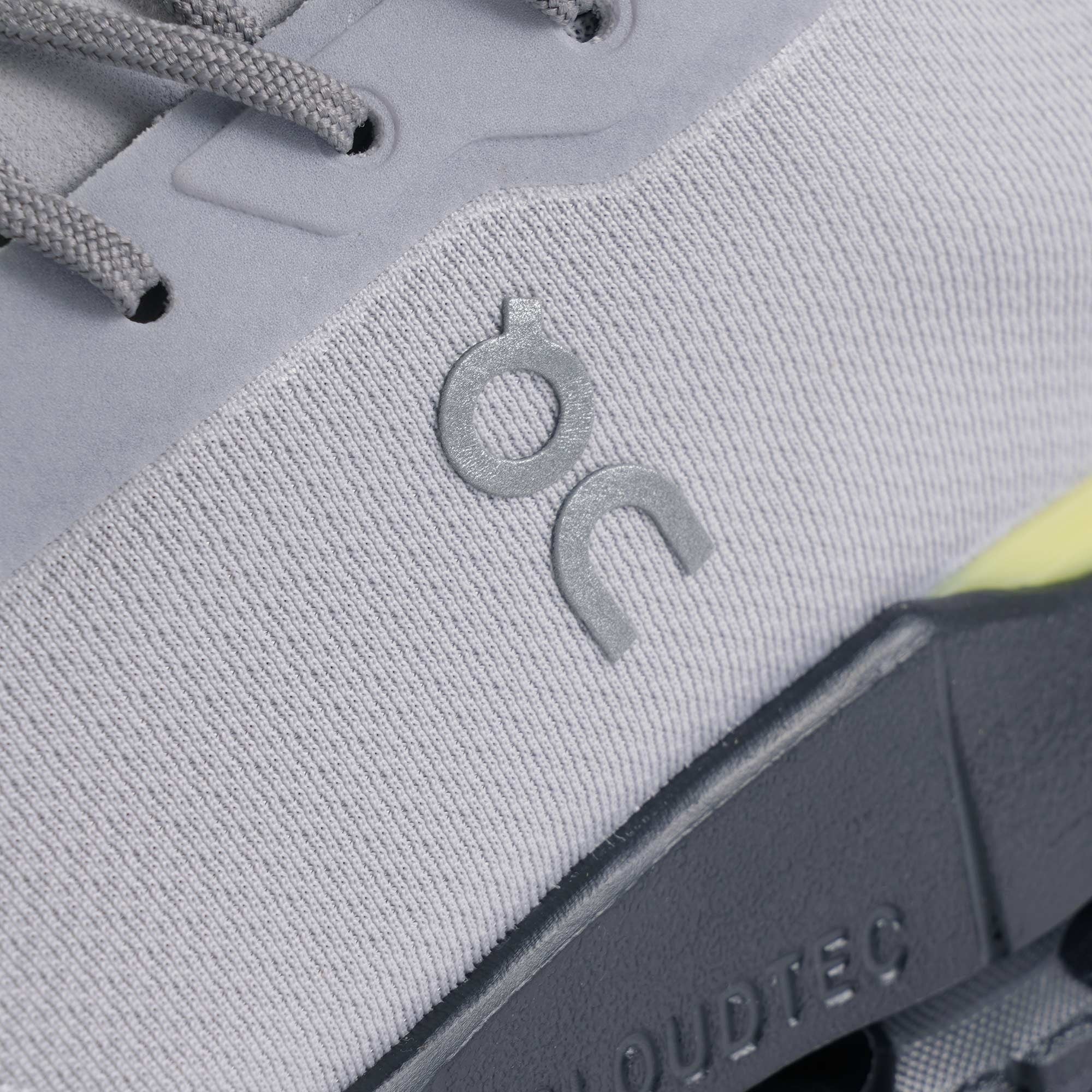 Cloudnova Form - Glacier and Zest