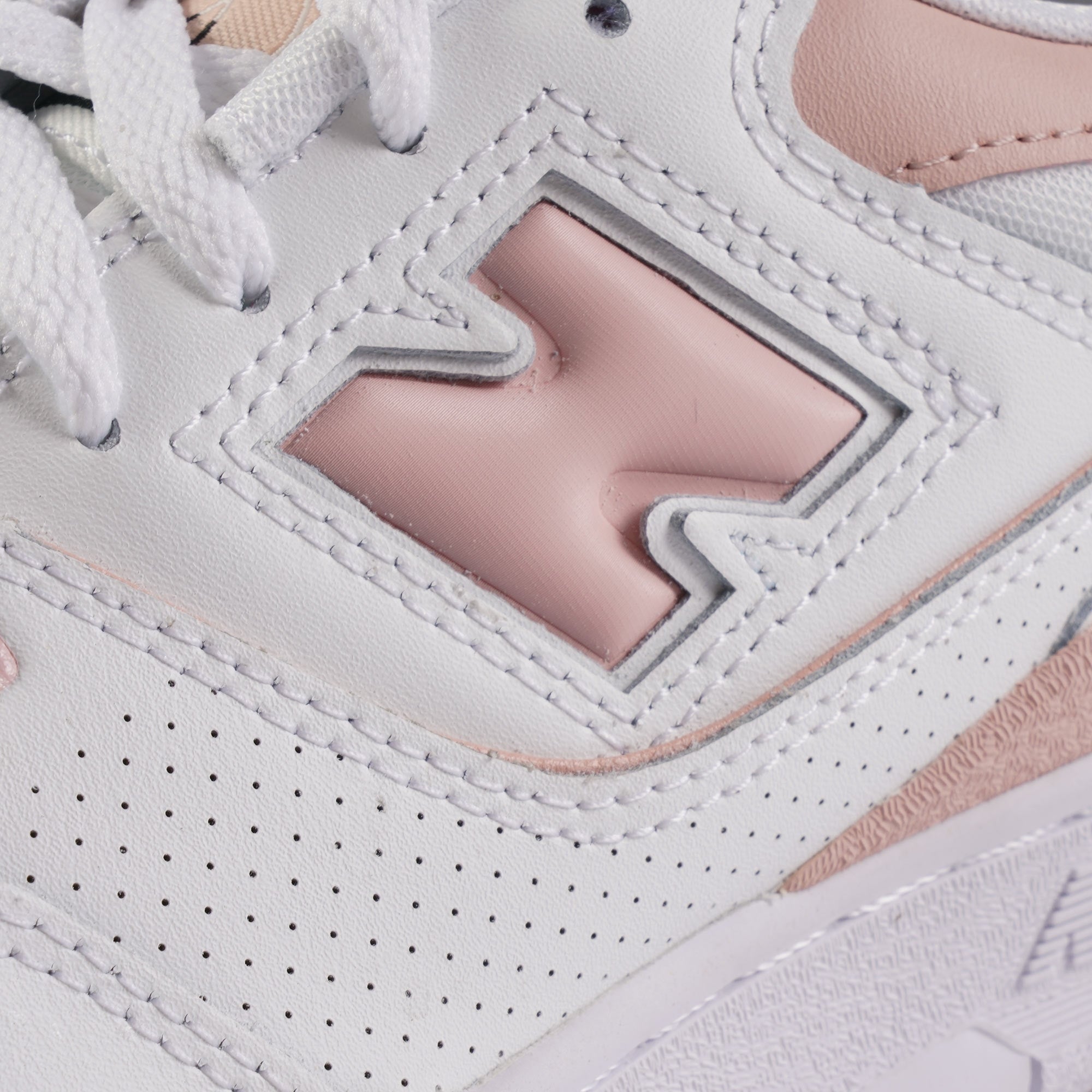 New Balance Womens 550s - White and Pink