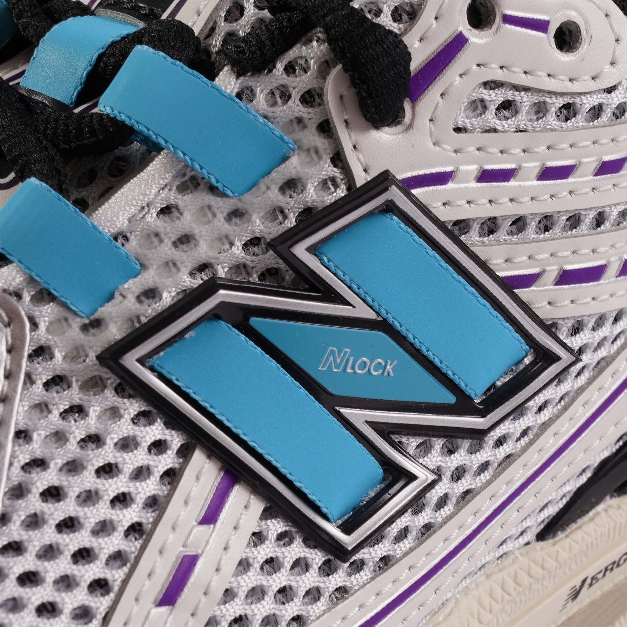 1906 - White and Aqua