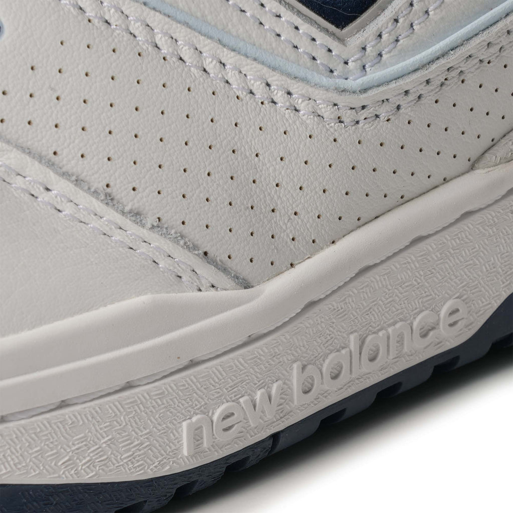 550 - White and Blue