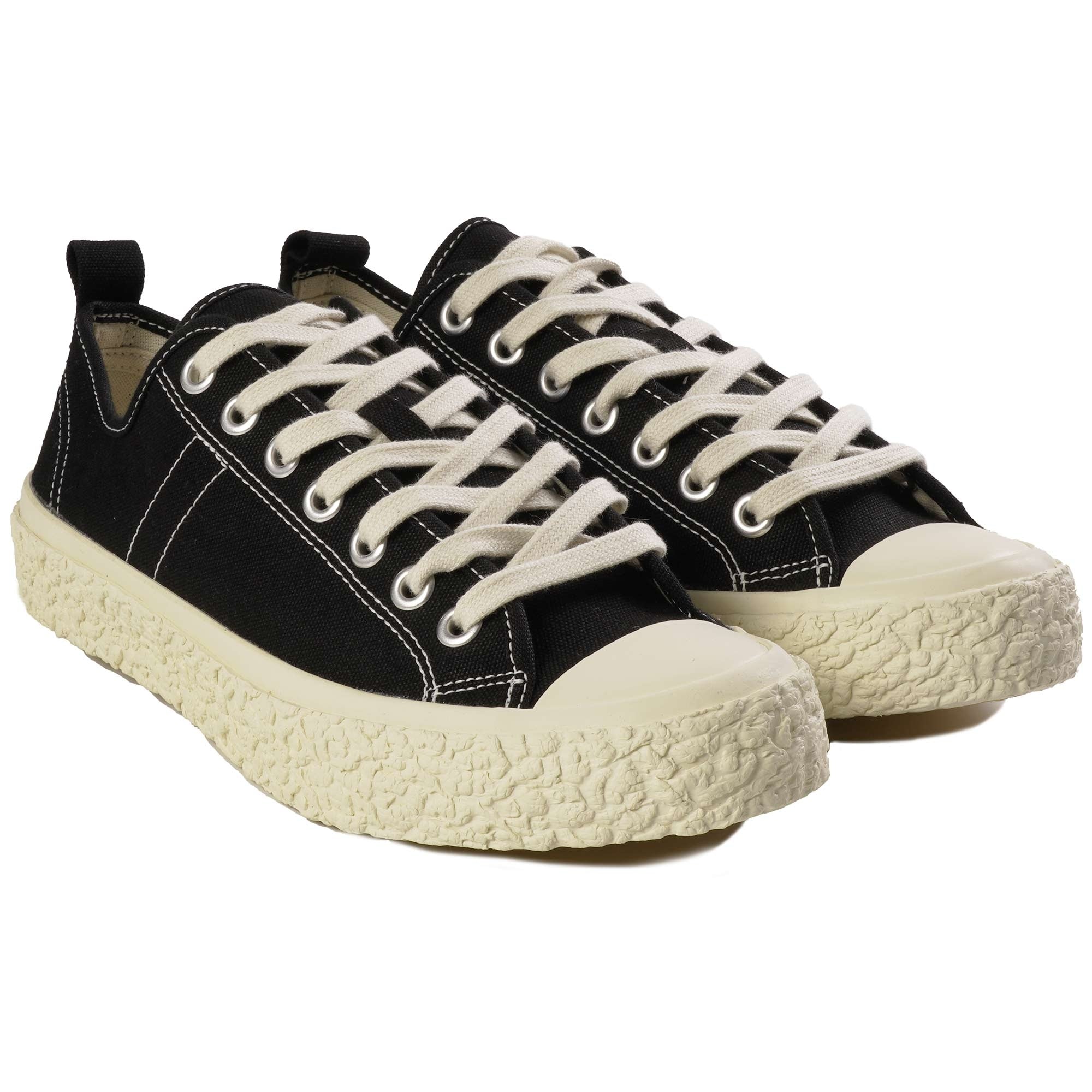 Low Top Sneakers - Black