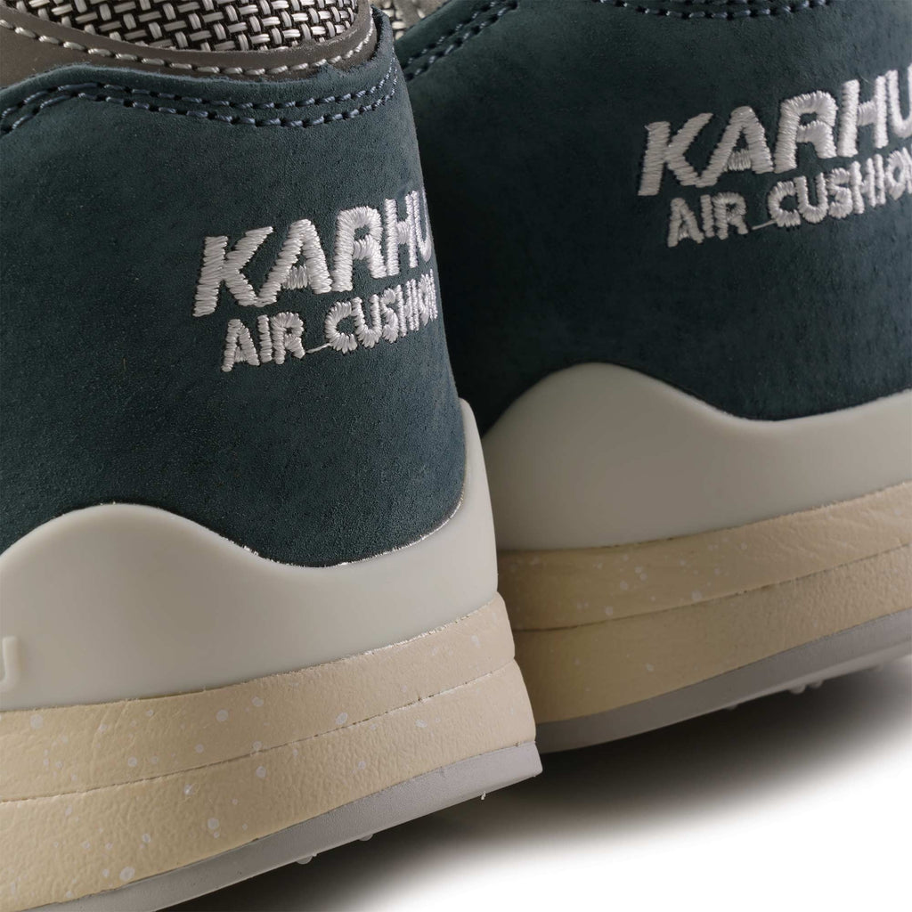 Karhu Synchron Classic - Blue