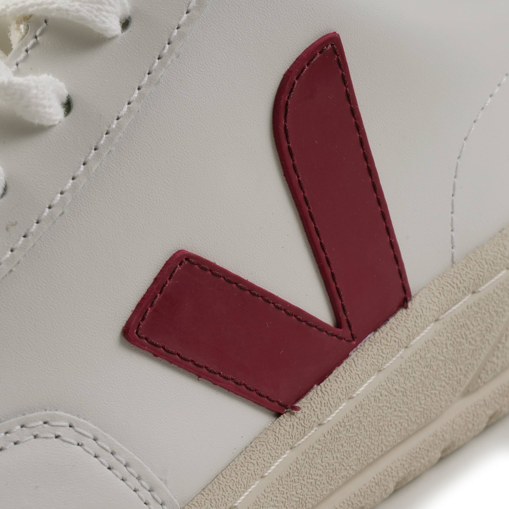 Veja V-12 Leather - Extra White/Marsala/Nautico